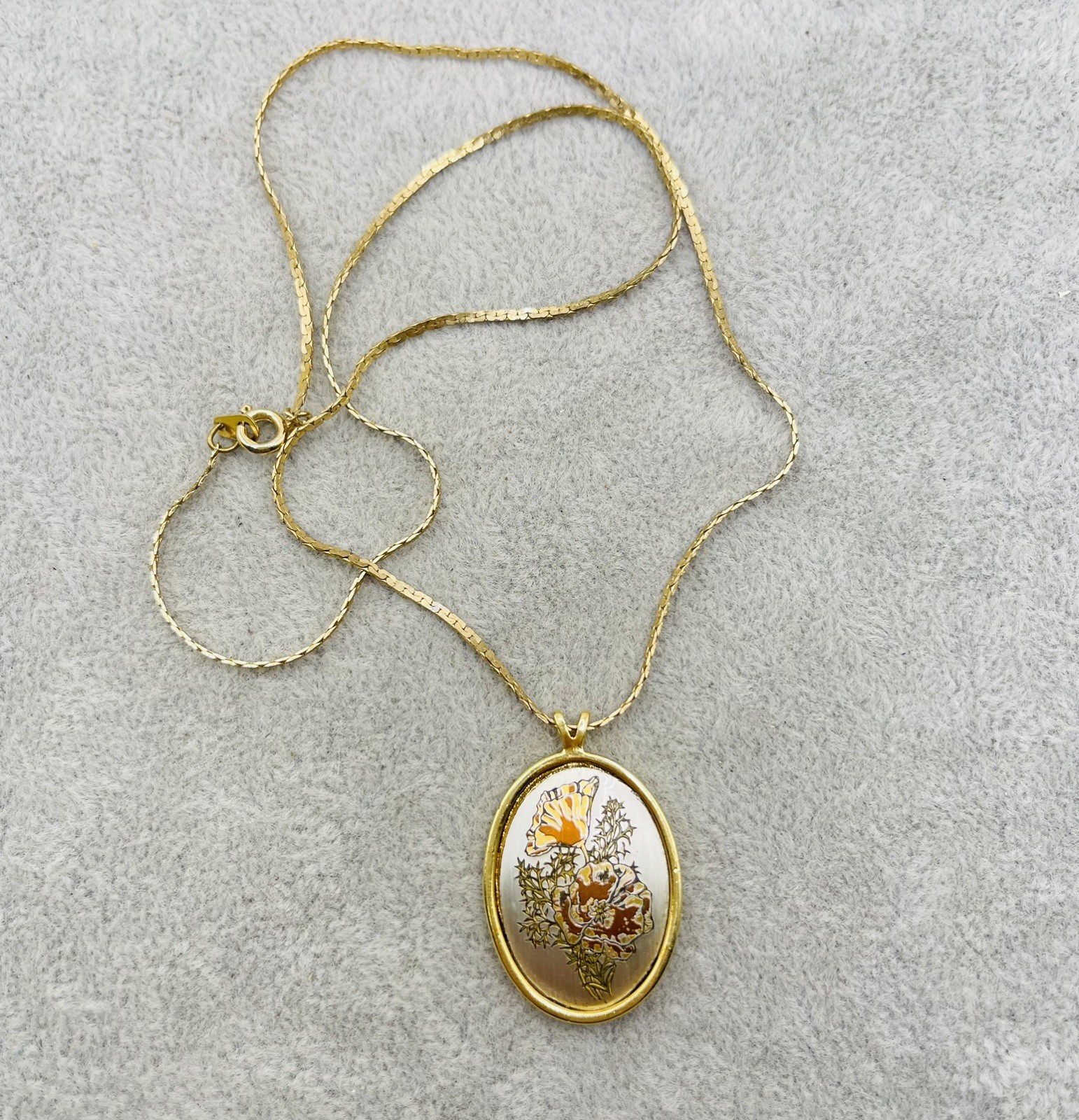 Poppy Flower Oval Pendant – Signed Reed & Barton Damascene August