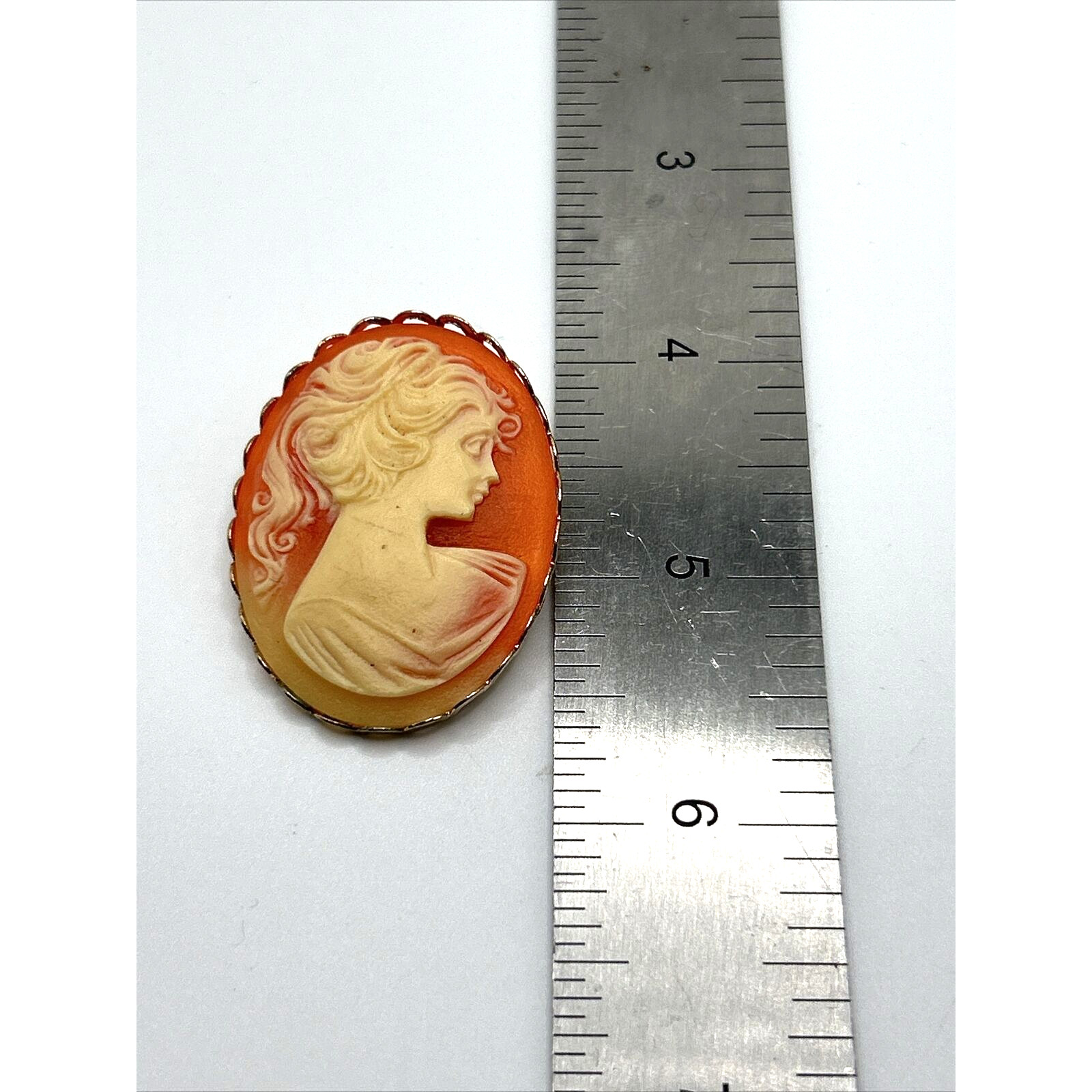 VINTAGE Gold Tone Lady CAMEO Pin Brooch Orange And Cream