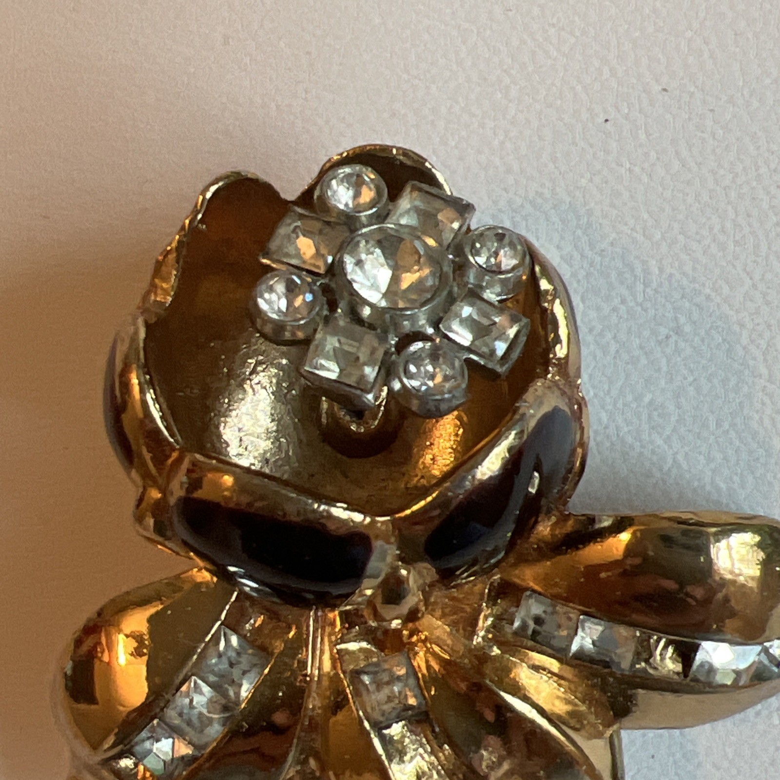 Vintage Coro ? Camilla Flower Trembler Gold Tone Enamel Rhinestone Fur Clip
