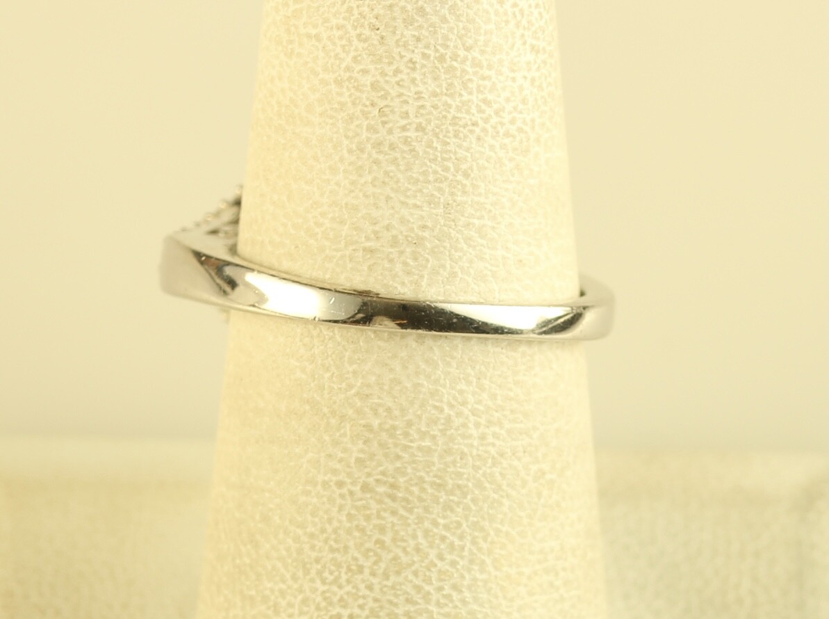 Vintage Sterling Silver Emerald & Crystal CZ Stone Halo Ring signed D’Joy