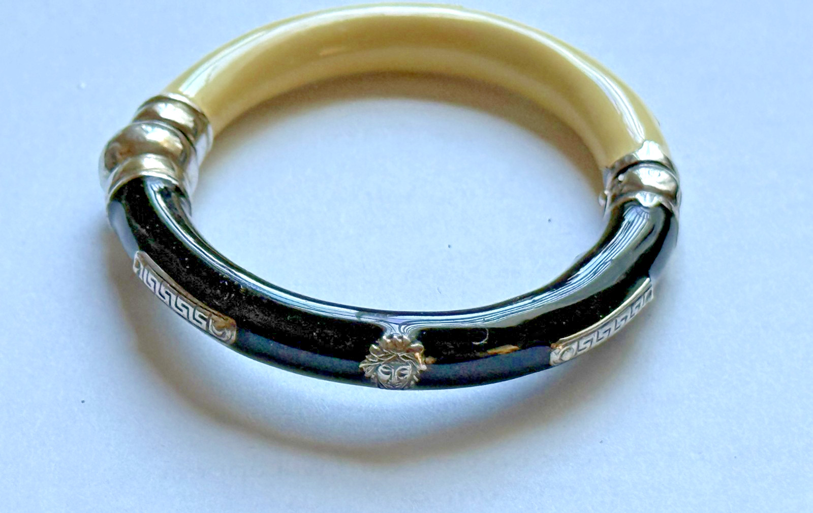 VINTAGE MILOR BLACK & WHITE ENAMEL 925 SILVER HINDGE BANGLE BRACELET ITALY