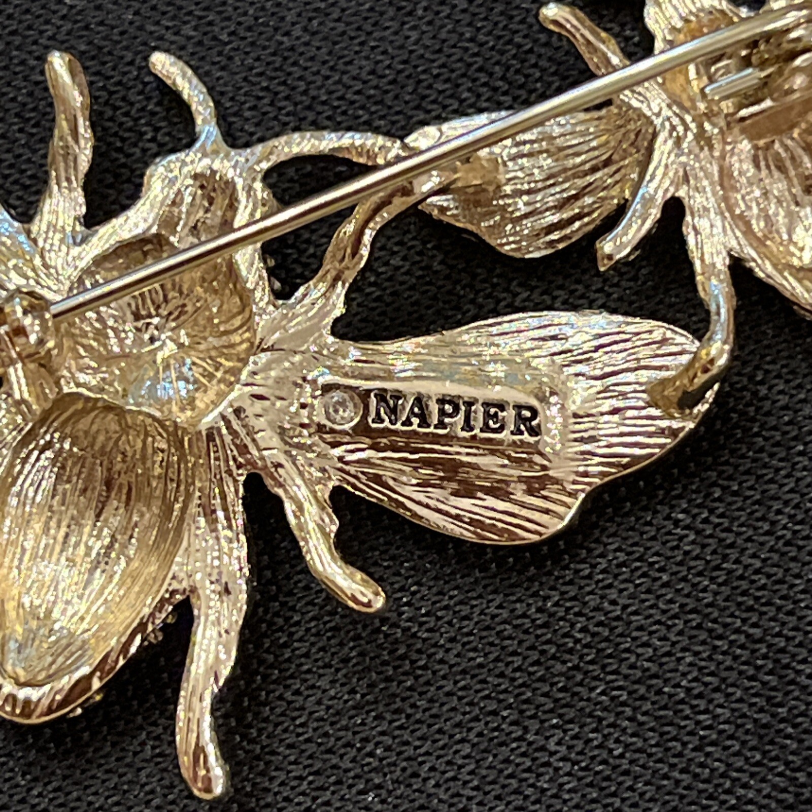 Vintage Napier Long Gold Tone Chain Double Bee Brooch & Clip On Earrings Set