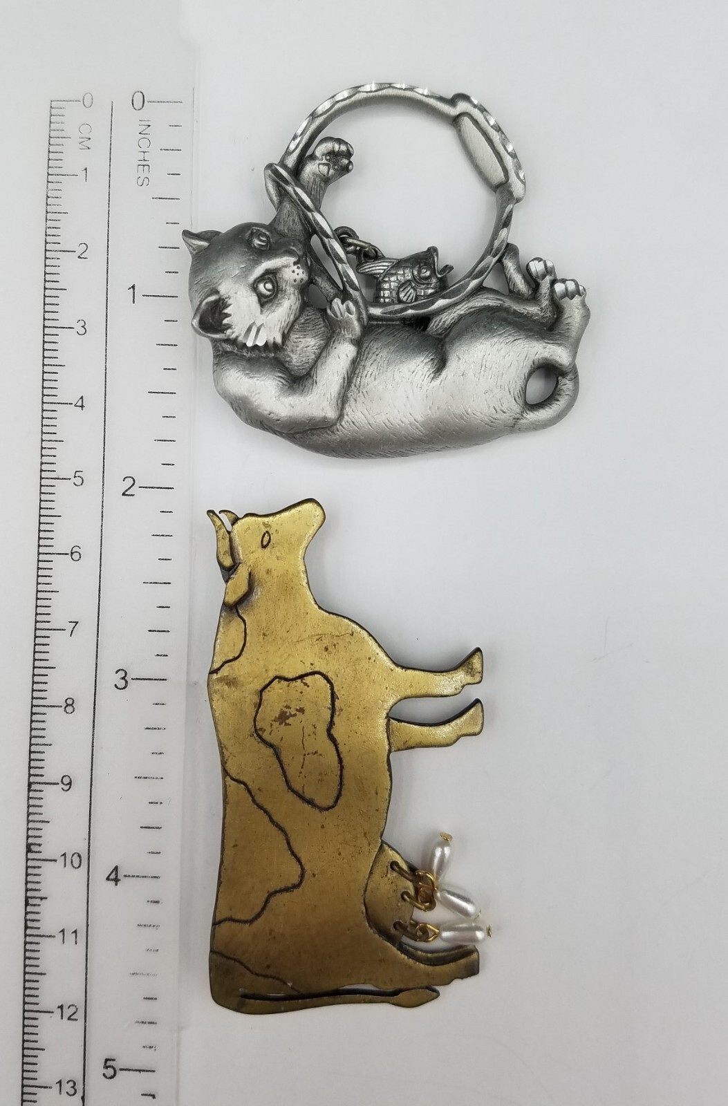 Set of 4 JJ Jonette Brooches Cat Catching Fish, Cow, Bunnies, Casa House – READ
