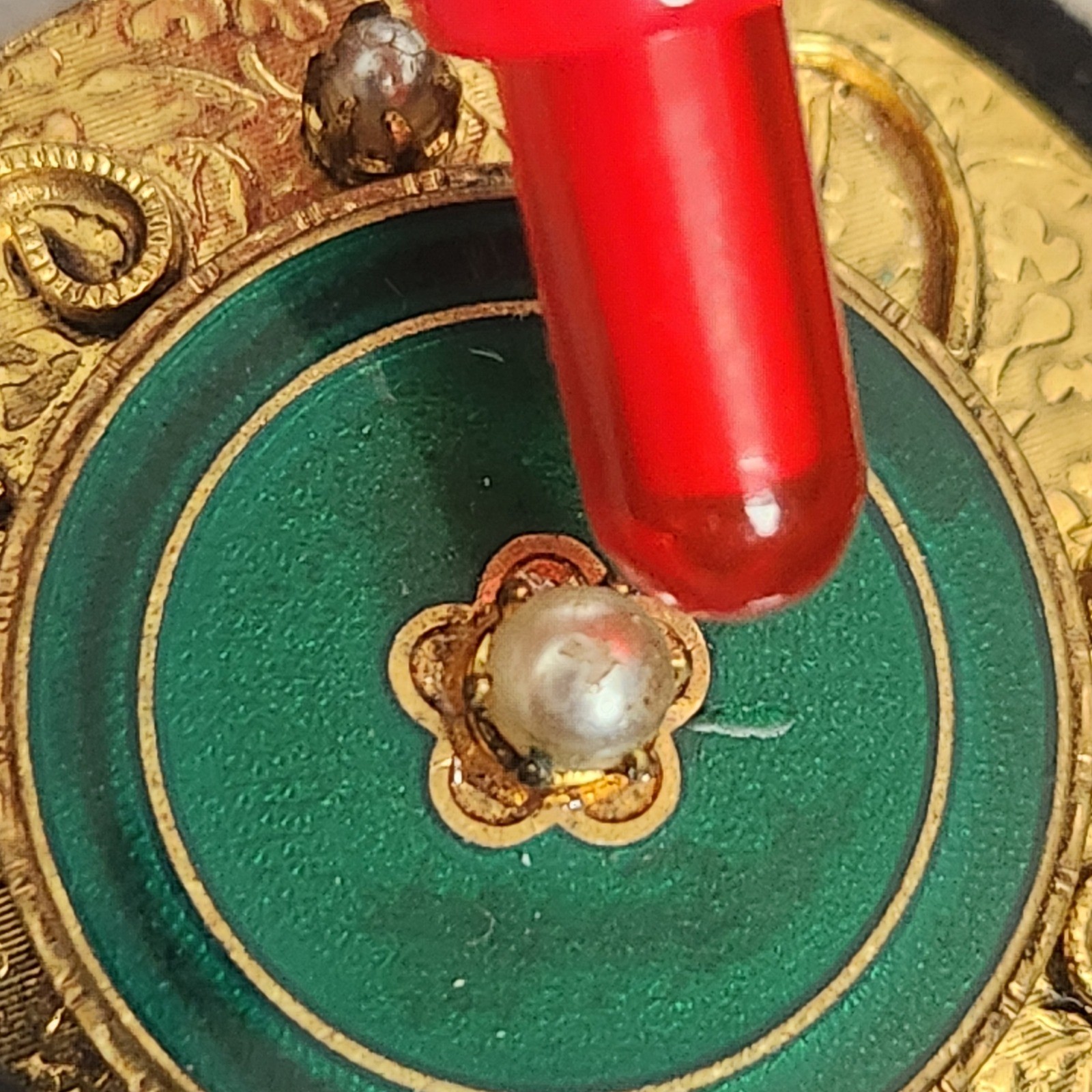 Antique Victorian Style Gold Tone Green Enamel Seed Pearl Round Floral pendant