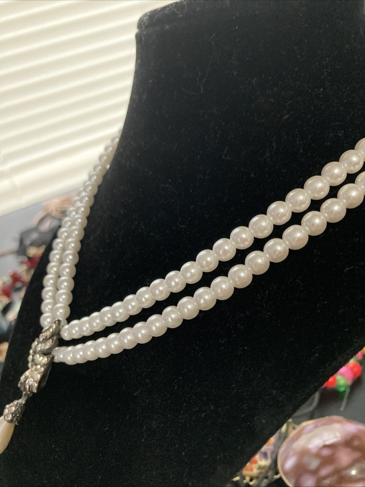 Women’s pearl beaded necklace Jewelry