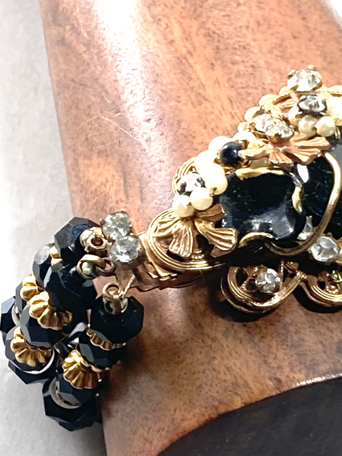 Vtg Unsigned Demario / Haskell 3 Strand Jet Black Glass Bracelet w Cluster Clasp