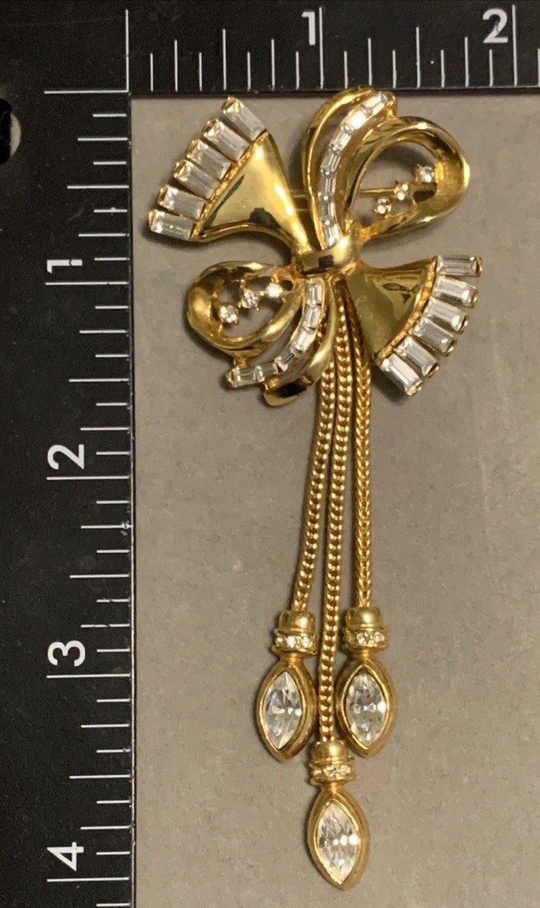 COCO VTG_Robert Rose Bow 4” Brooch Dangle Tassels Clear Rhinestones Baguettes