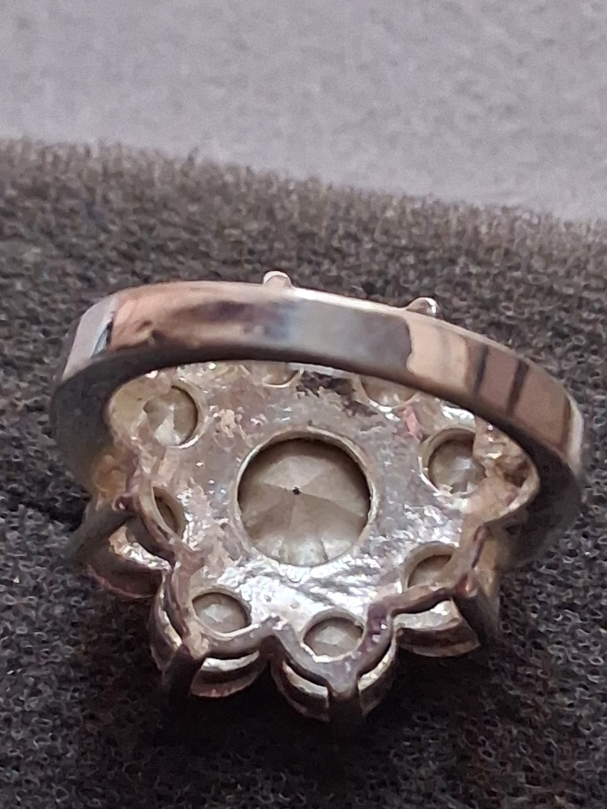VTG Daisy/sunflower clear rhinestone cluster silverplated cocktail ring. SZ 5.5