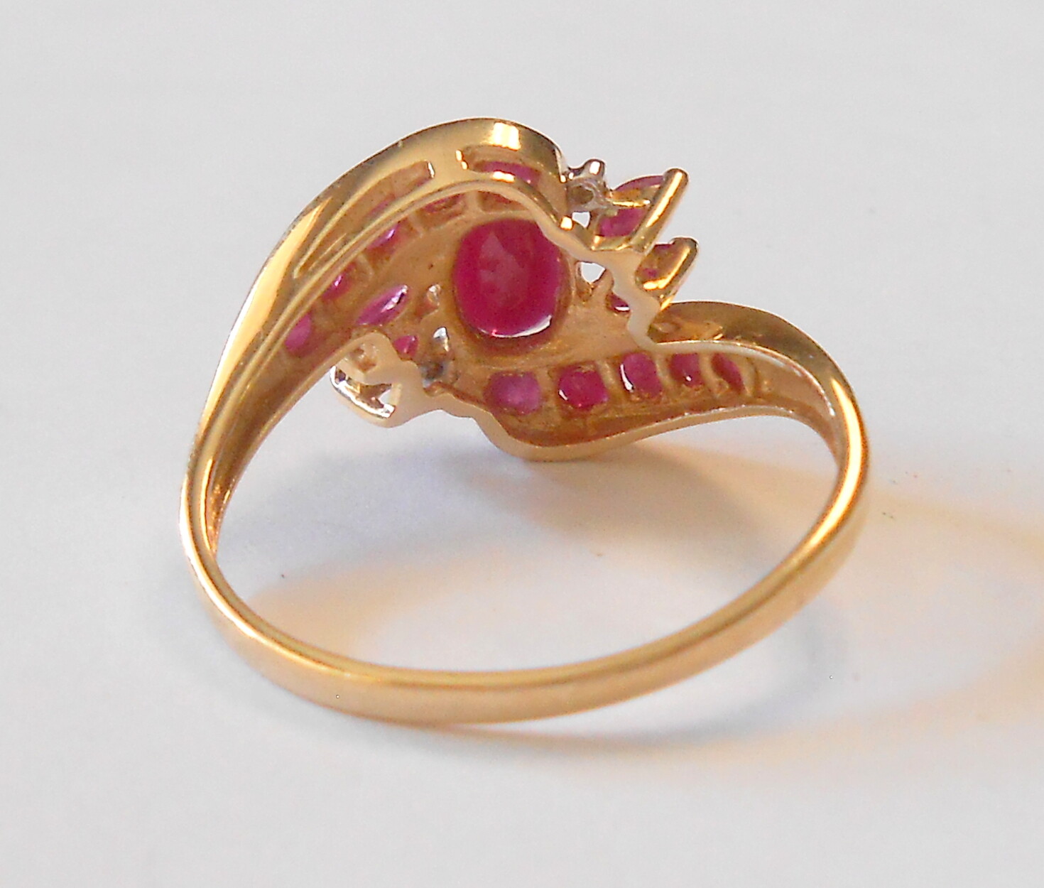 Gorgeous Red Ruby 2 Carats & Diamond Accents 10K Yellow Gold Ring Size 9