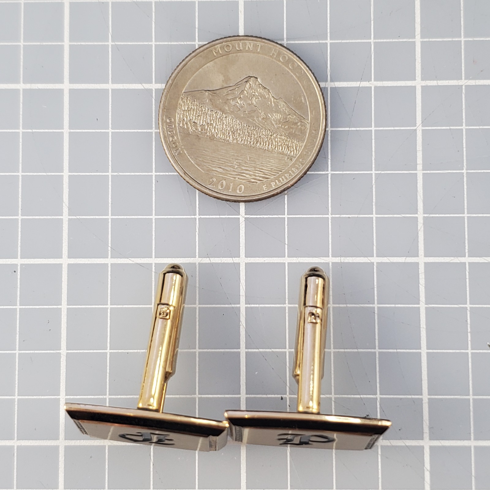 Vintage Letter “P” 1960s Monogram Gold Tone Rectangular Cufflinks 0.75″