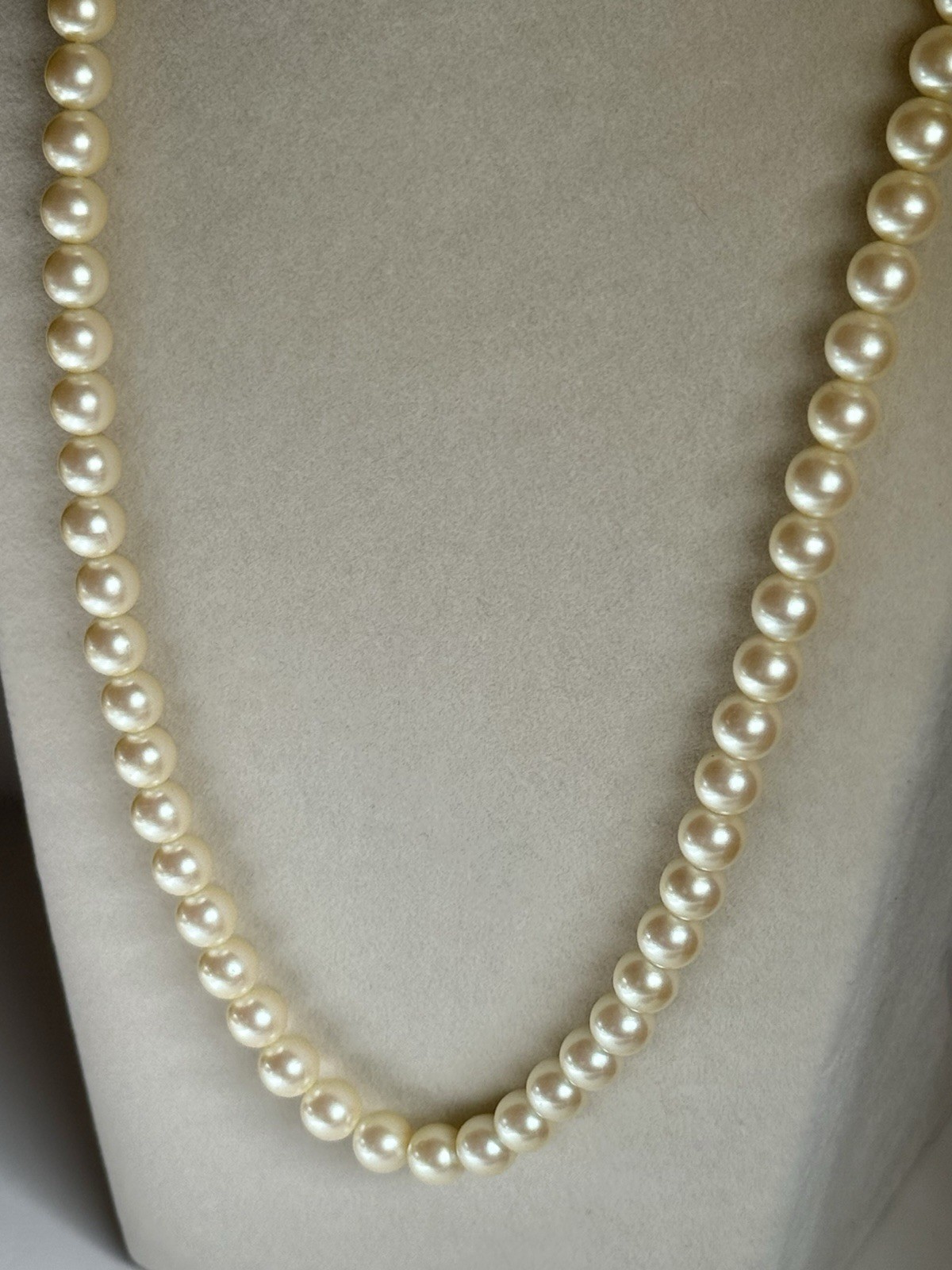 Vintage 1950s Simulated Pearl Necklace Glass Pearls Gold Hook Clasp Mid Century