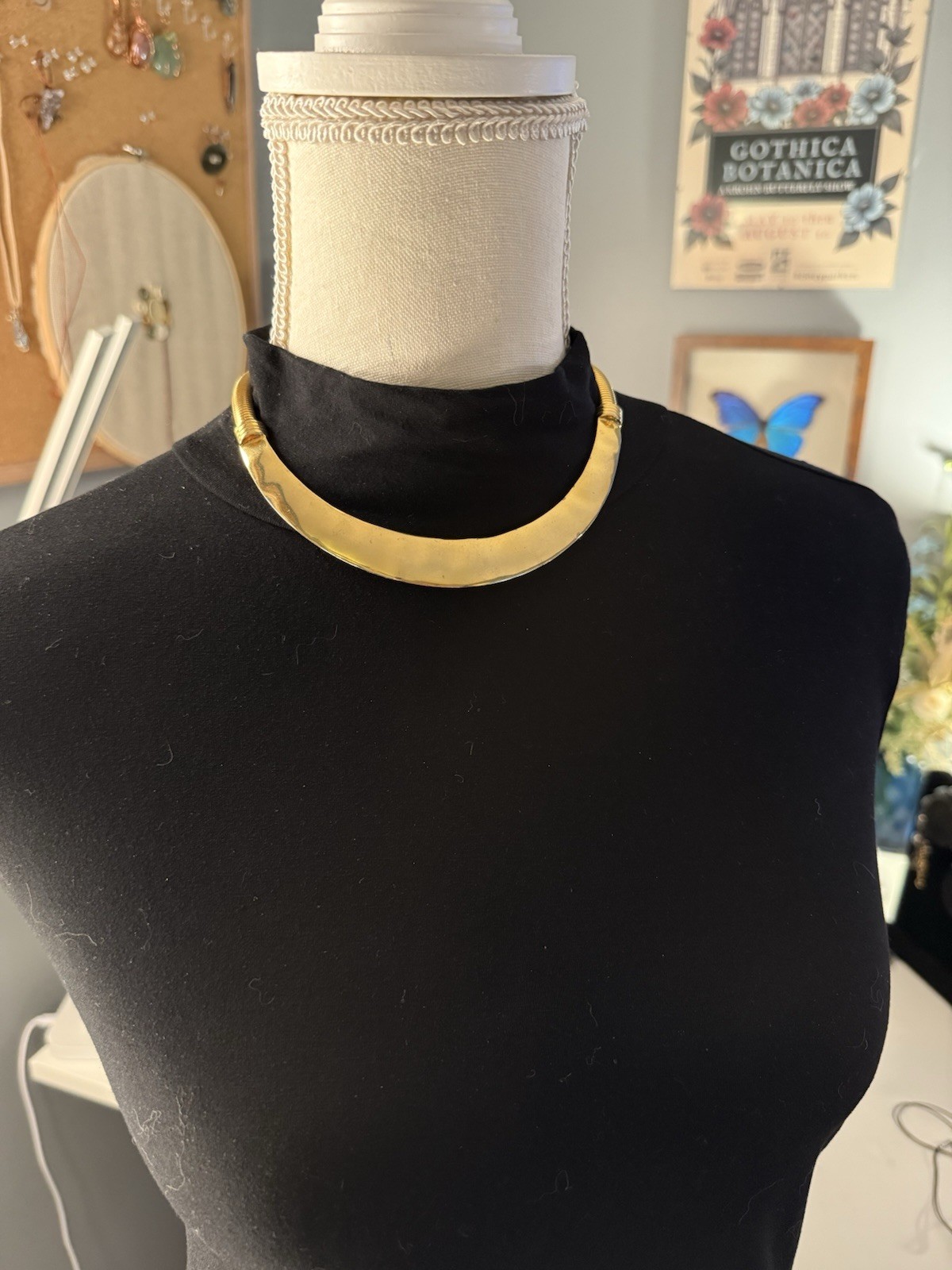 Vintage Unsigned Gay Boyer Gold Tone Stretch Omega Collar Choker Necklace 16 In