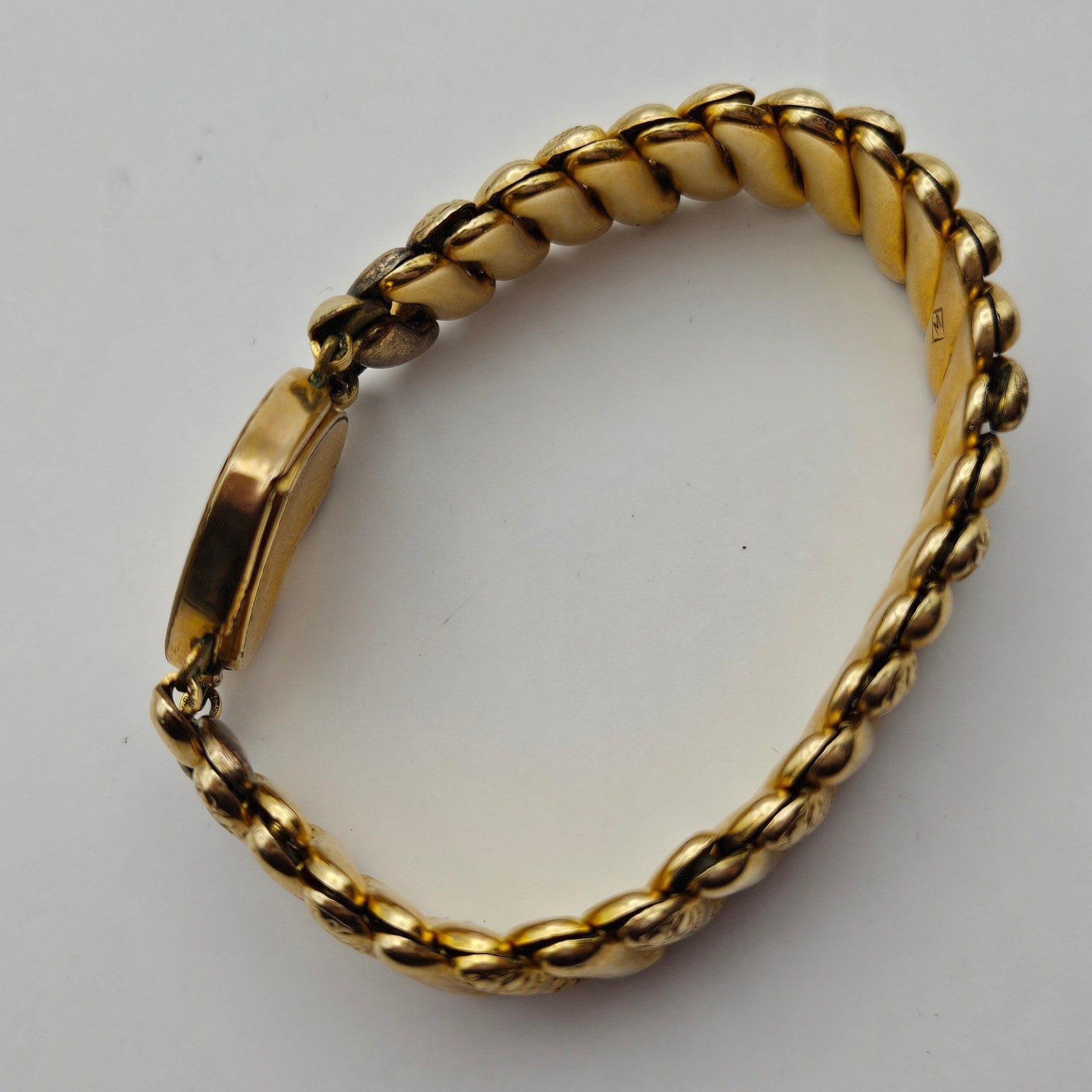 Vintage Marathon Heart Sweetheart Expansion Bracelet Gold Floral Etched