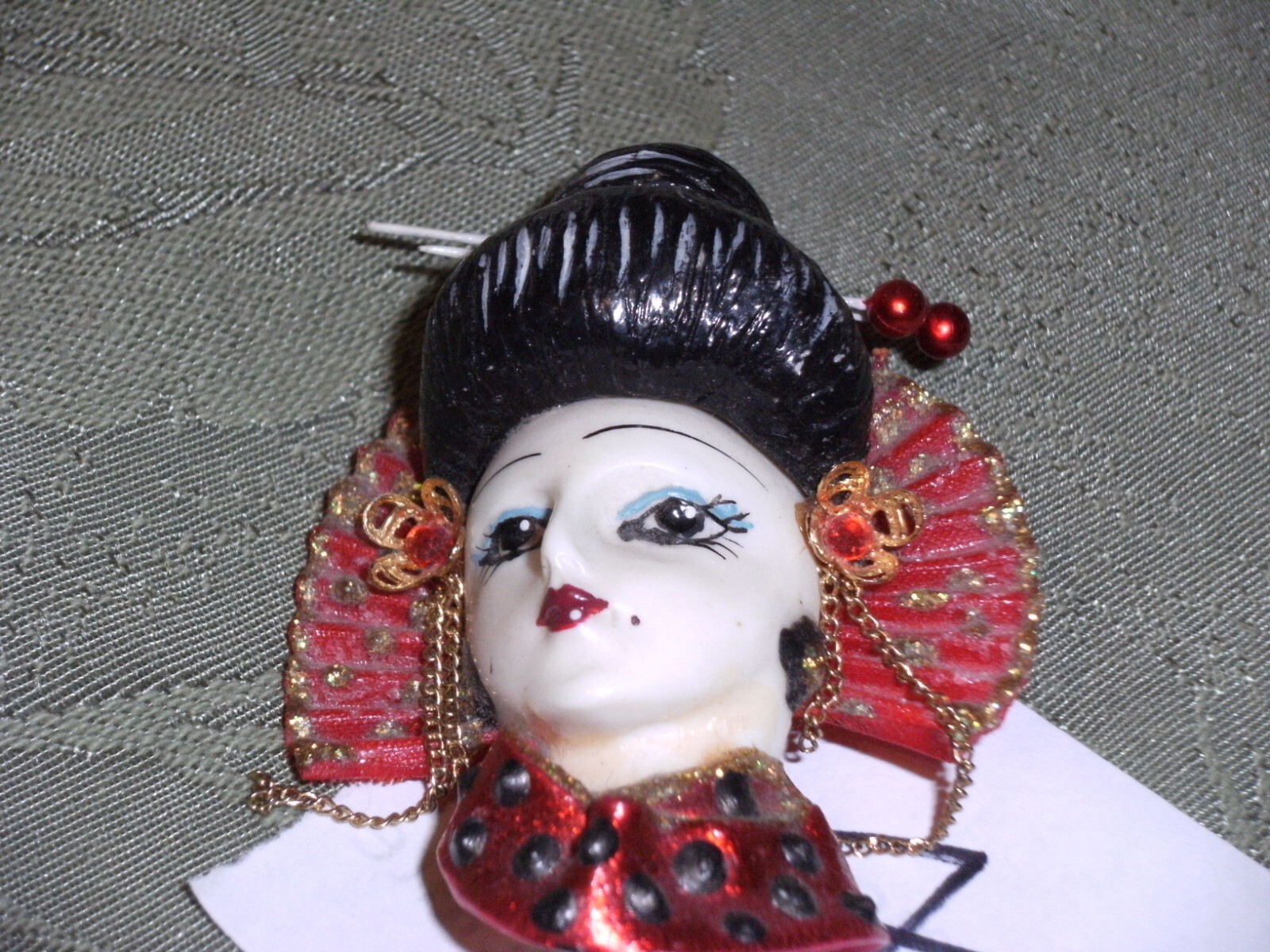 GEISH GIRL BROOCH 2.5X2 INCHES