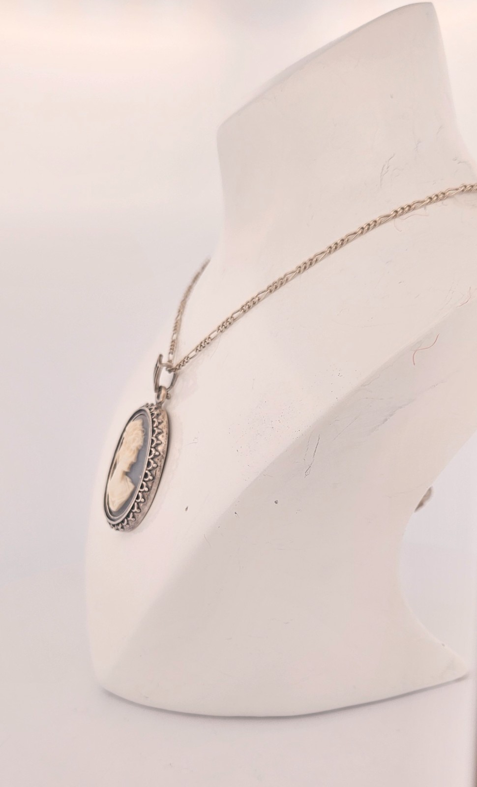 Sterling silver carved vintage cameo pendant on thin figaro chain necklace 18″