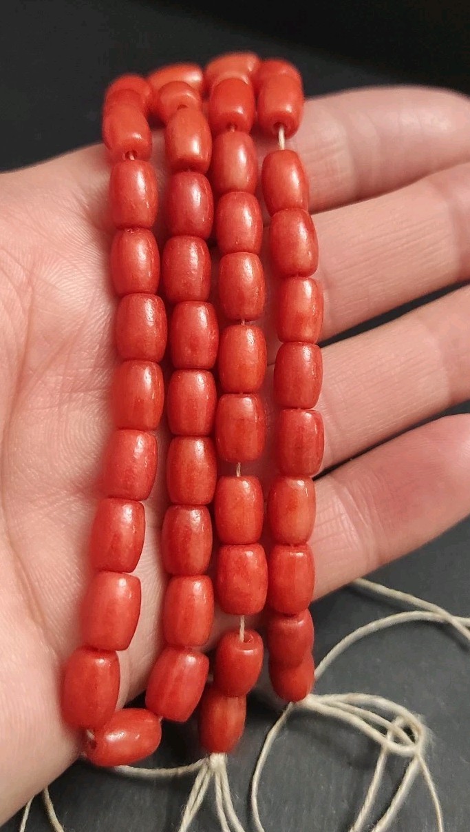 DELIGHTFUL, ANTIQUE, CARVED REAL CORAL BEAD NECKLACE 26,4g