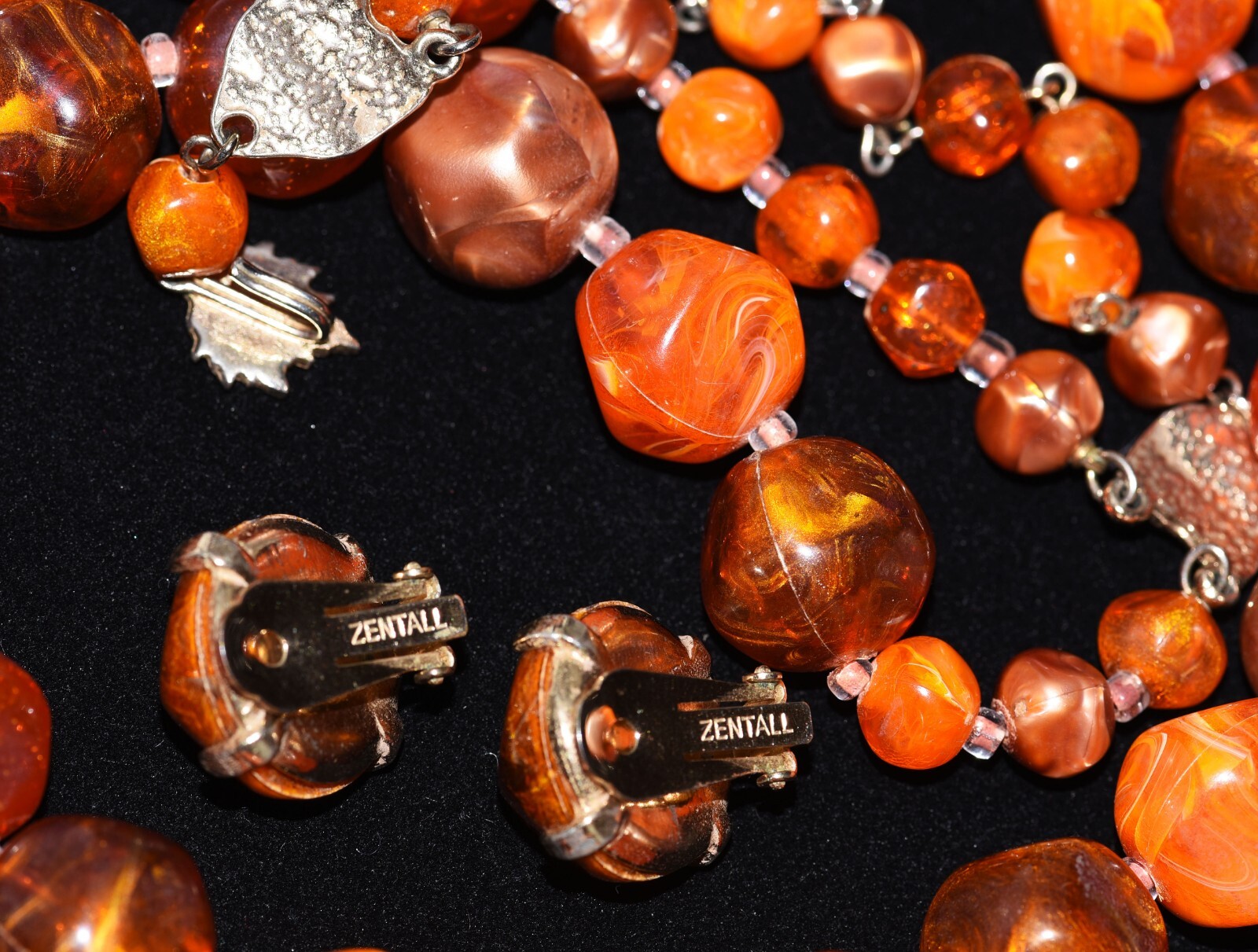 ZENTALL Chunky MARBLEIZED Shades of ORANGE Beaded NECKLACE and EARRING SET