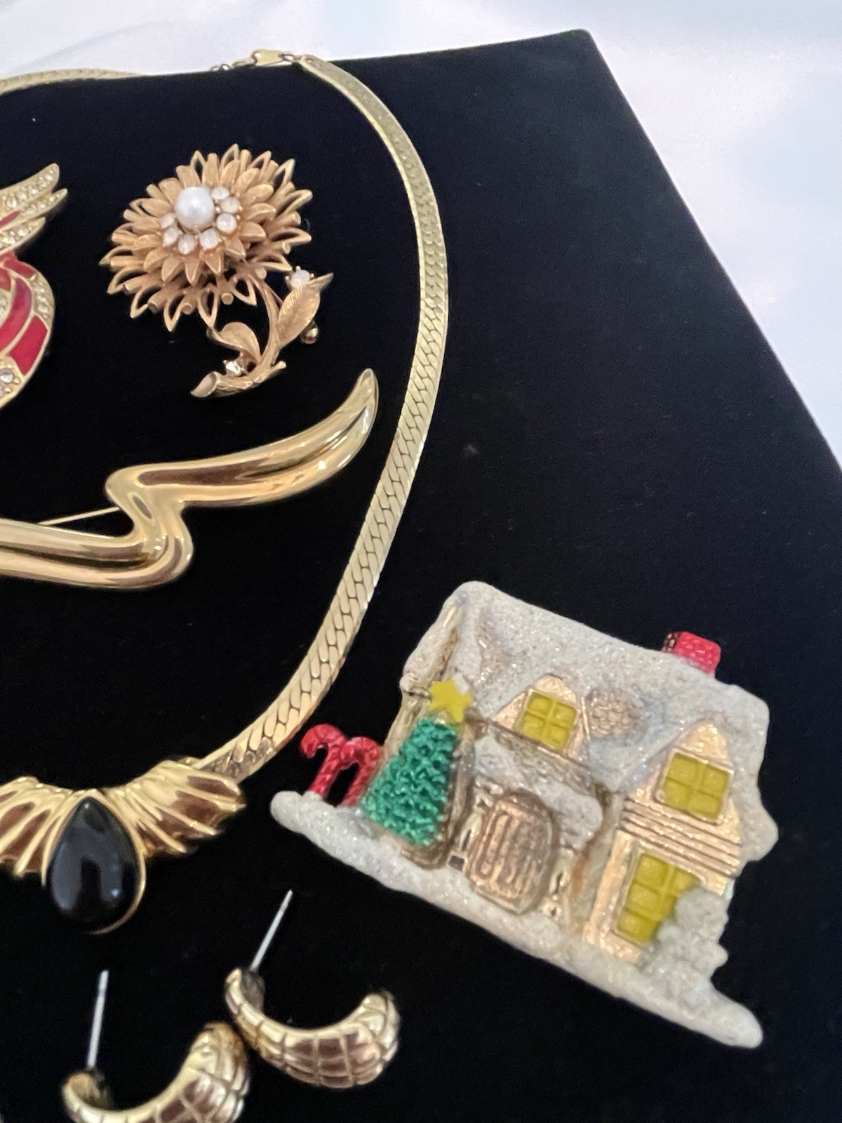 VTG Gold Tone Jewelry Lot ALL SIGNED Napier Marvella Amway AJC Carolee Whiting D