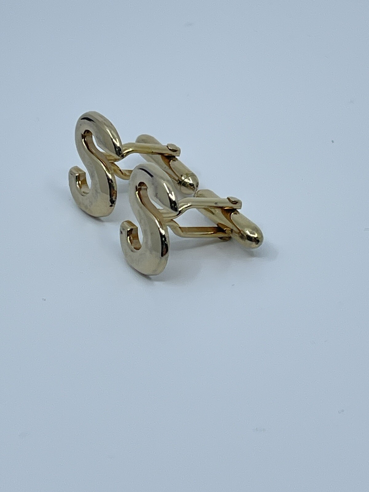 Vintage Swank cufflinks and tie clip monogram beveled S gold tone bullet backs