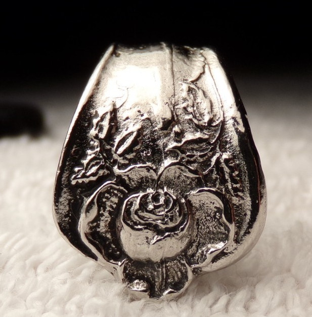 VTG 1960’s SZ 7 SILVER PLATE HEAVY CAST rose roses PATTERN ARTIST SPOON RING