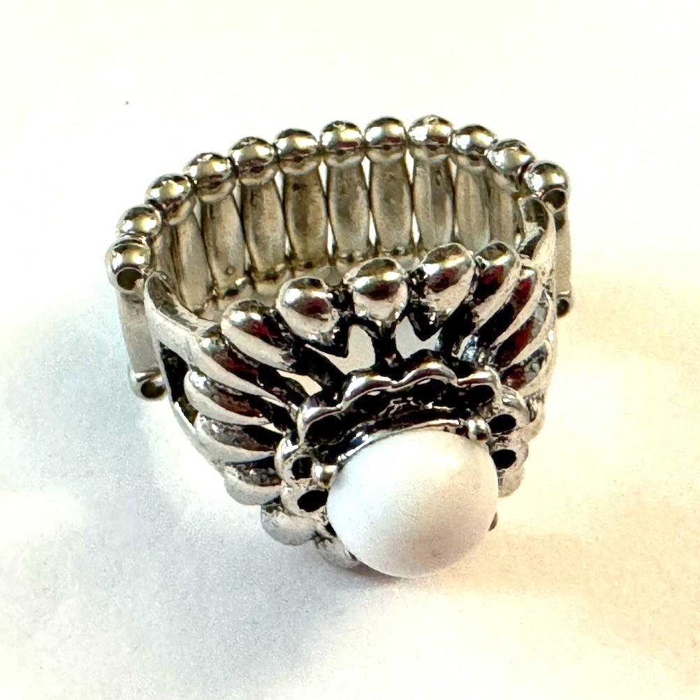 White Cabochon Silver Tone Stretch Band Ring Fashion Cocktail Size 9.5