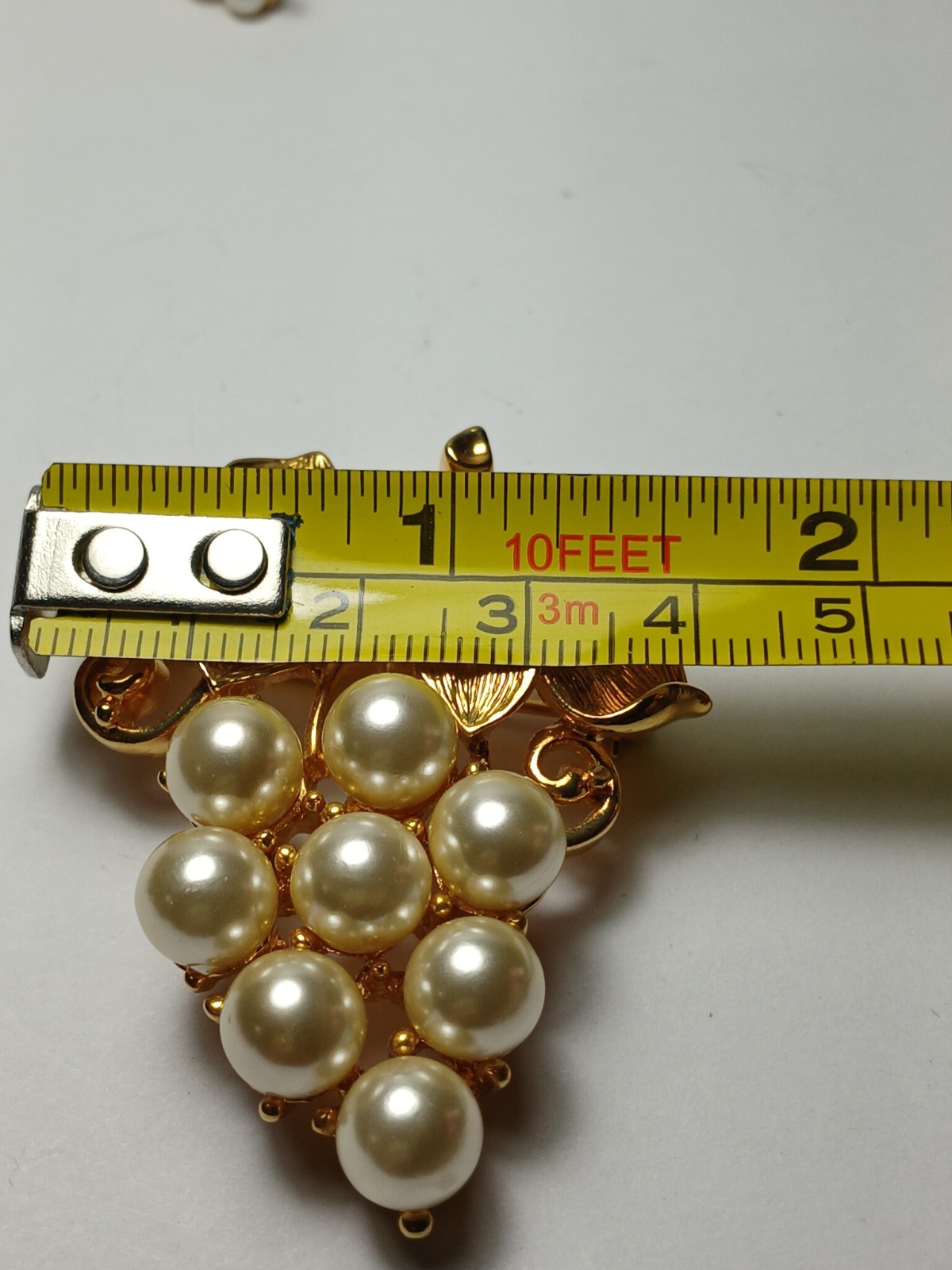Vintage Pin/Brooch Bunch Of Grapes Gold Tone With Faux Pearls & Earrings