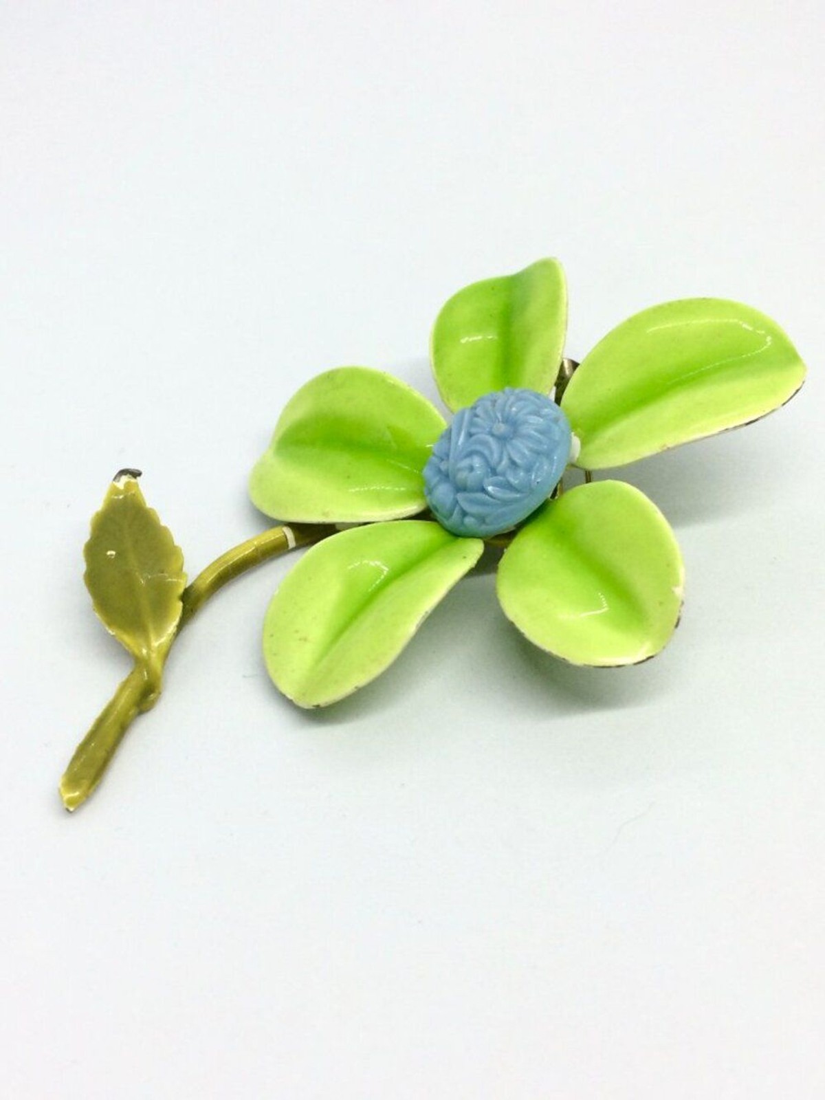 VINTAGE ENAMEL BROOCH Flower Lime Green Blue Molded Plastic Mod Pop Art 60s