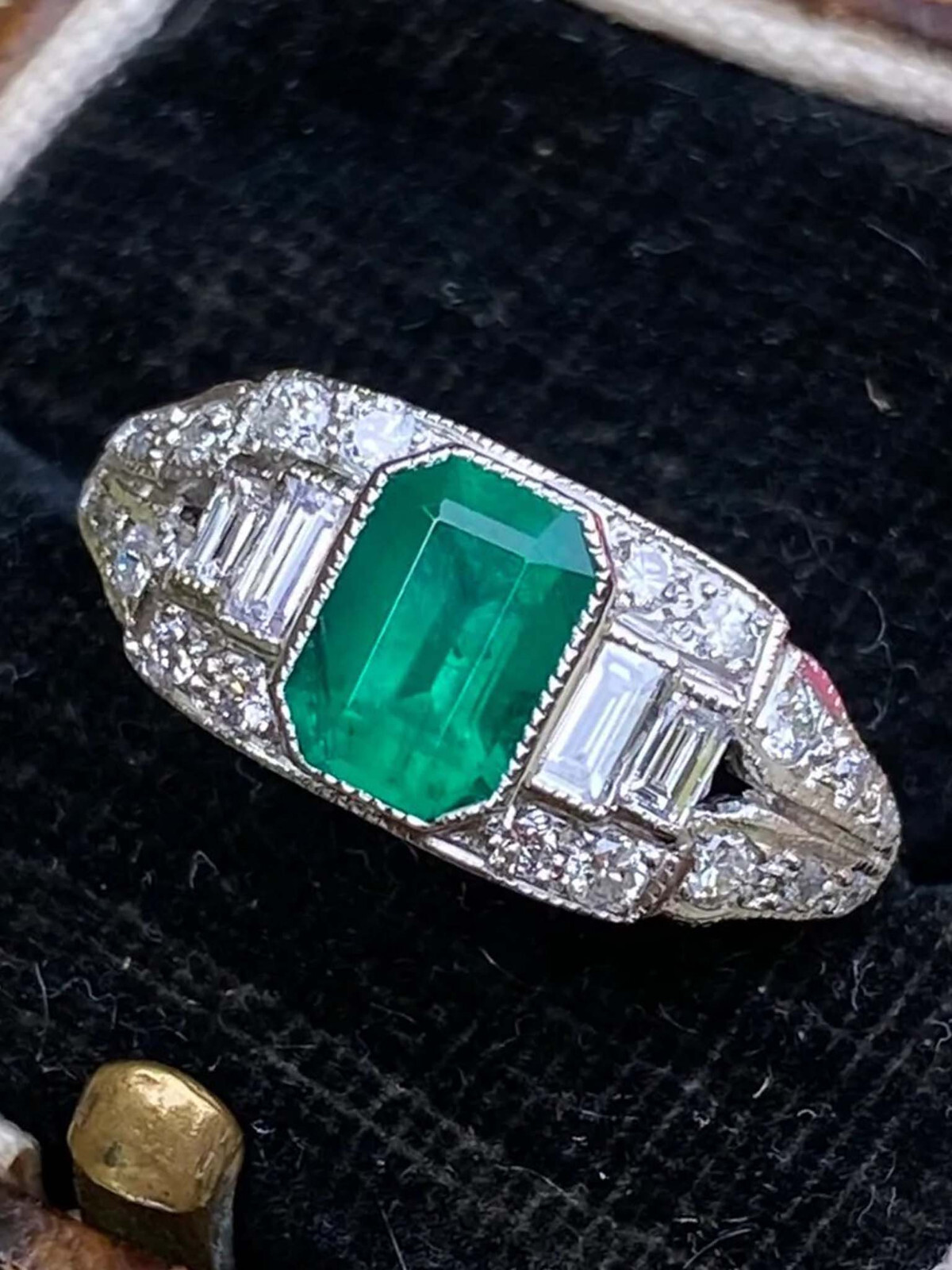 1 Ct Green Emerald Cut CZ Antique Art Deco Engagement & Wedding 925 Silver Ring