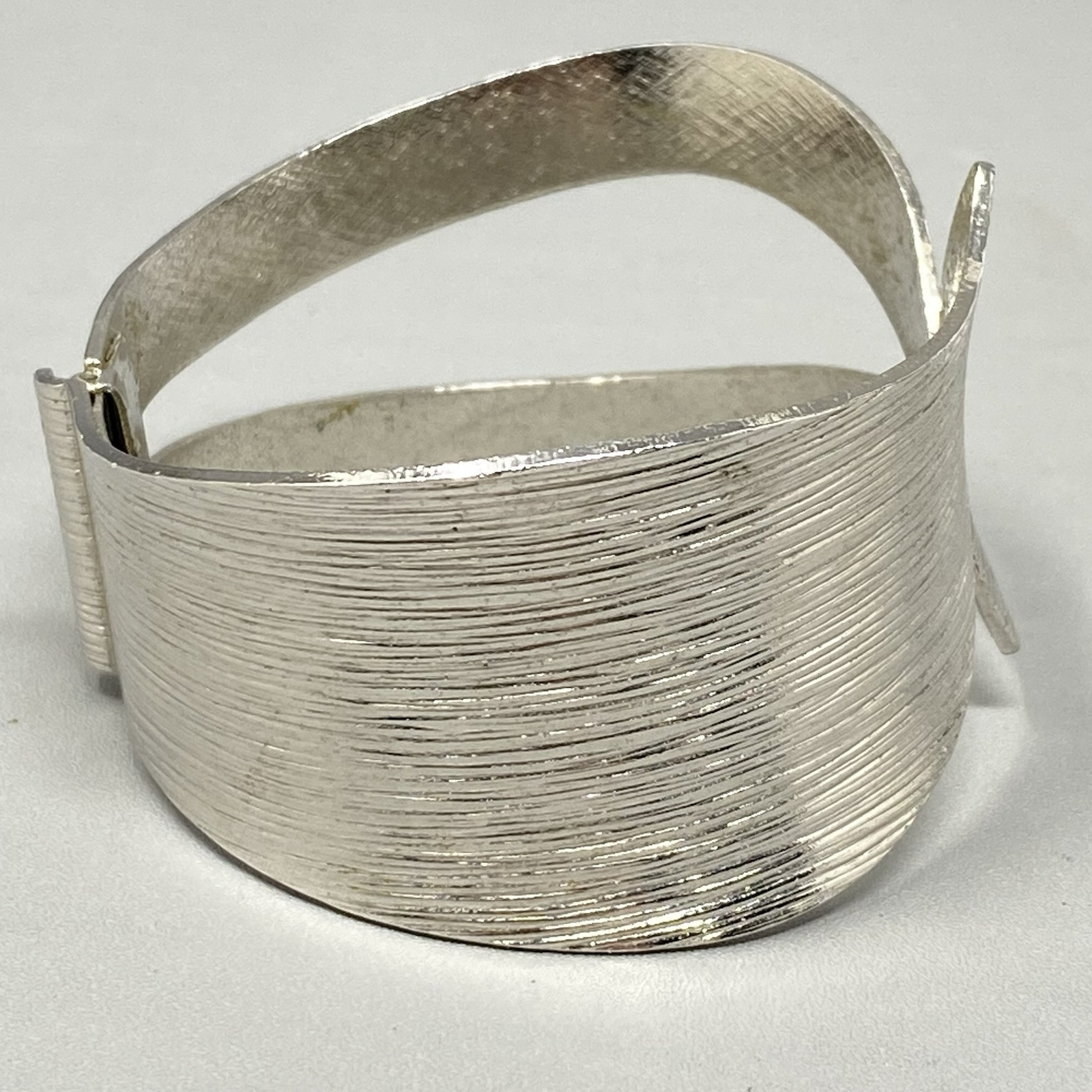Emmons Clamper Bracelet Bangle Brushed Silver Tone Wide Open Side Hinge Vtg 7″