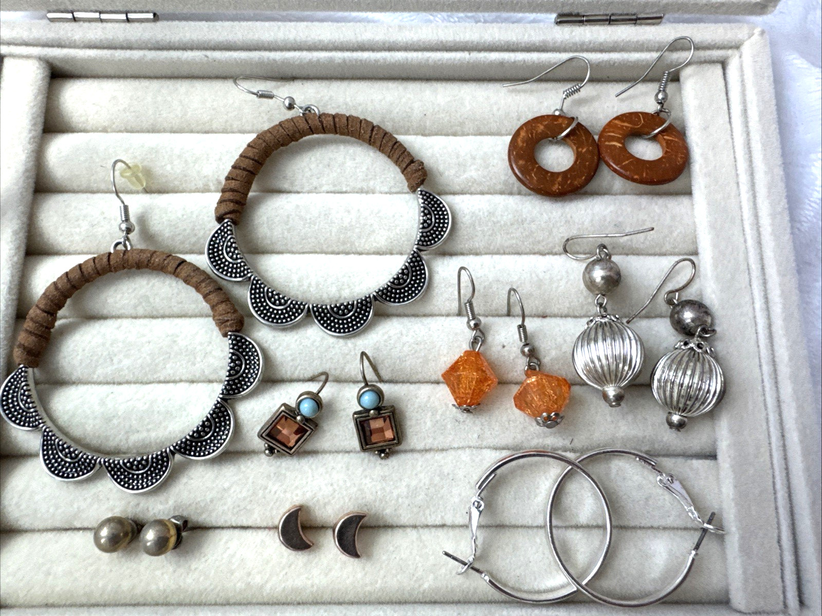 8 pc earthTones VTG Earrings LOT 1980s 90s boho hippie witchy y2k textured metal