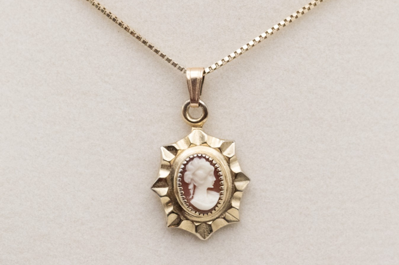Vintage 14K Gold Filled Oval Shell Cameo Pendant Only Scalloped Starburst Frame