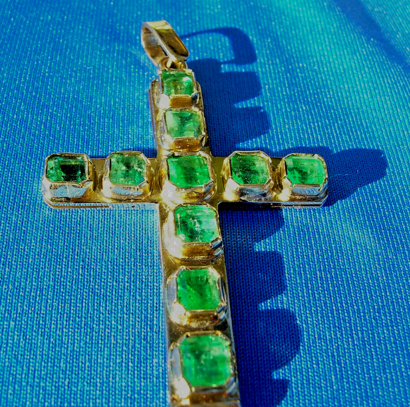 Original EARTH MINED EMERALD Deco Cross Pendant Elegant SOLID 18K GOLD Medallion