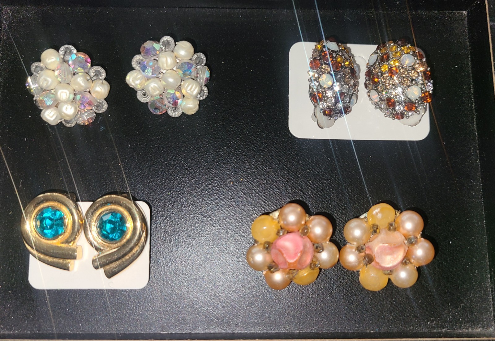 12 Pairs Vintage Clip On Earrings Approx. 1″ Wardrobe Lot Bling