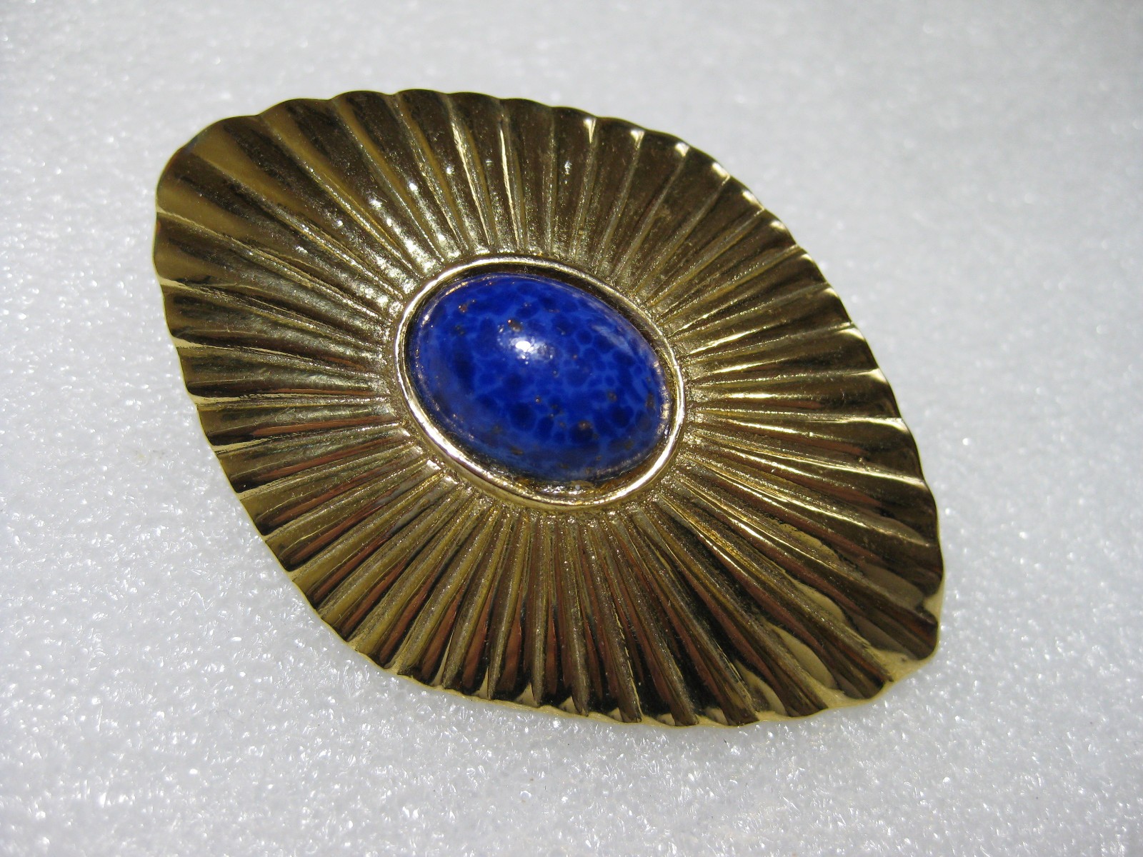 Vintage Gay Boyer Gold Plated Pendant 1985 blue lapis 2 3/4 inch scarf tie