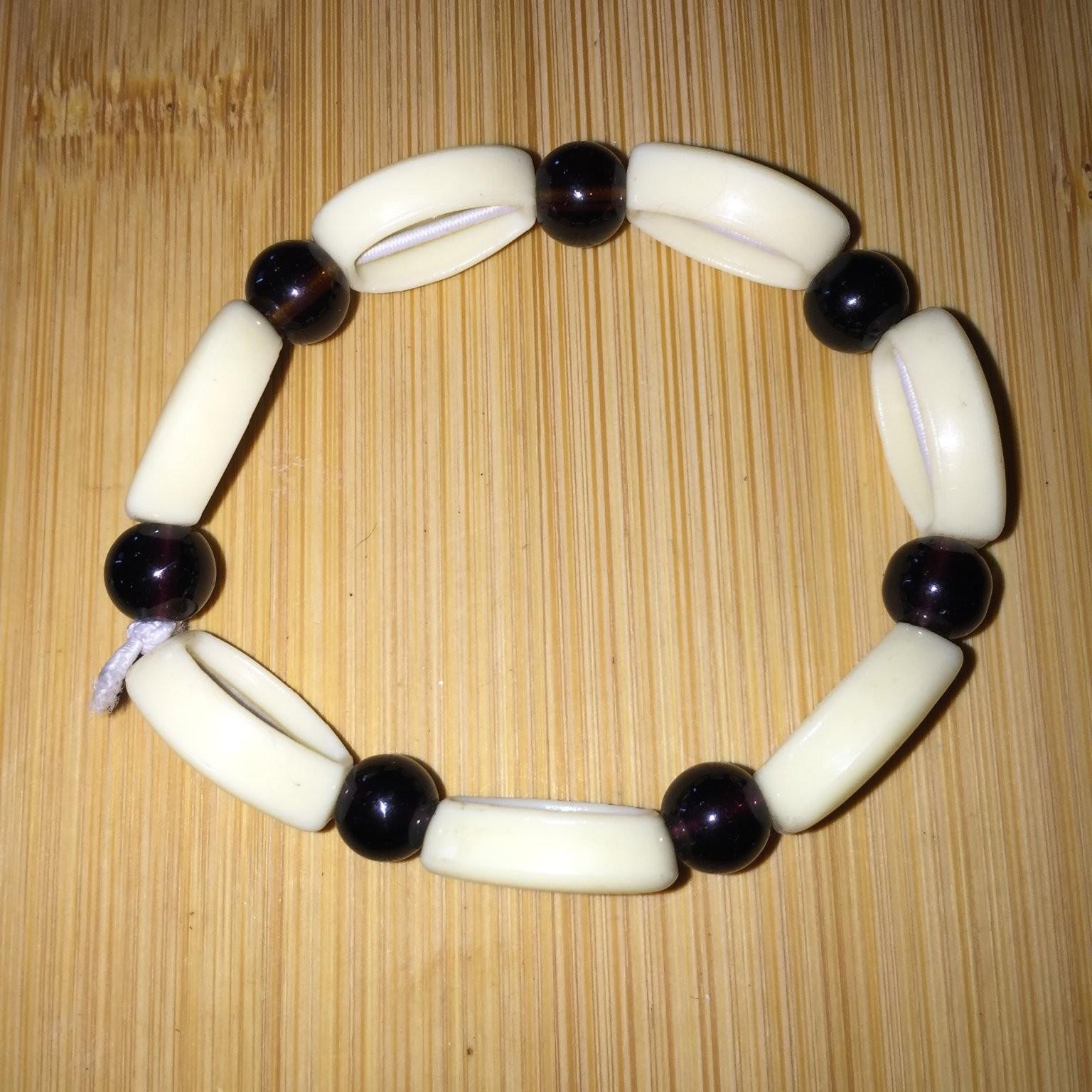 Cowrie Shell Beaded Stretch Bracelet Cream Brown Acrylic Fashion Vintage