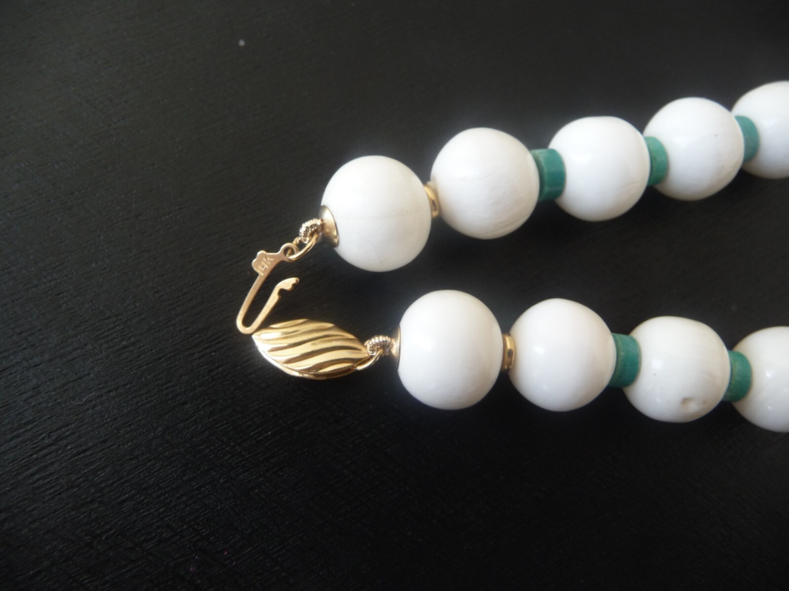 GORGEOUS VINTAGE 14K GENUINE WHITE CORAL TURQUOISE BEADED STATEMENT NECKLACE!