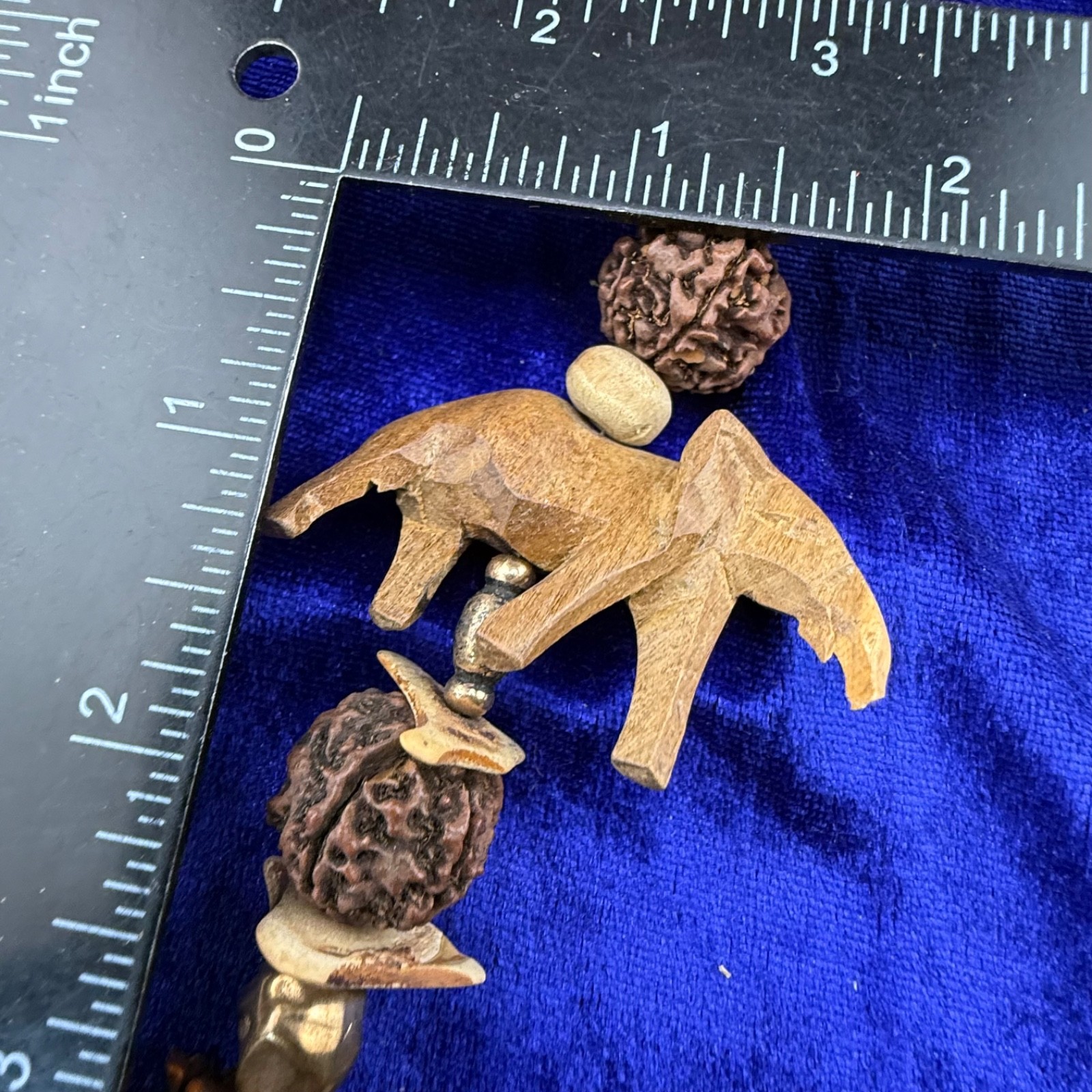 Vintage Wood Carved Necklace Safari Jungle Giraffe Elephant Lion 36”
