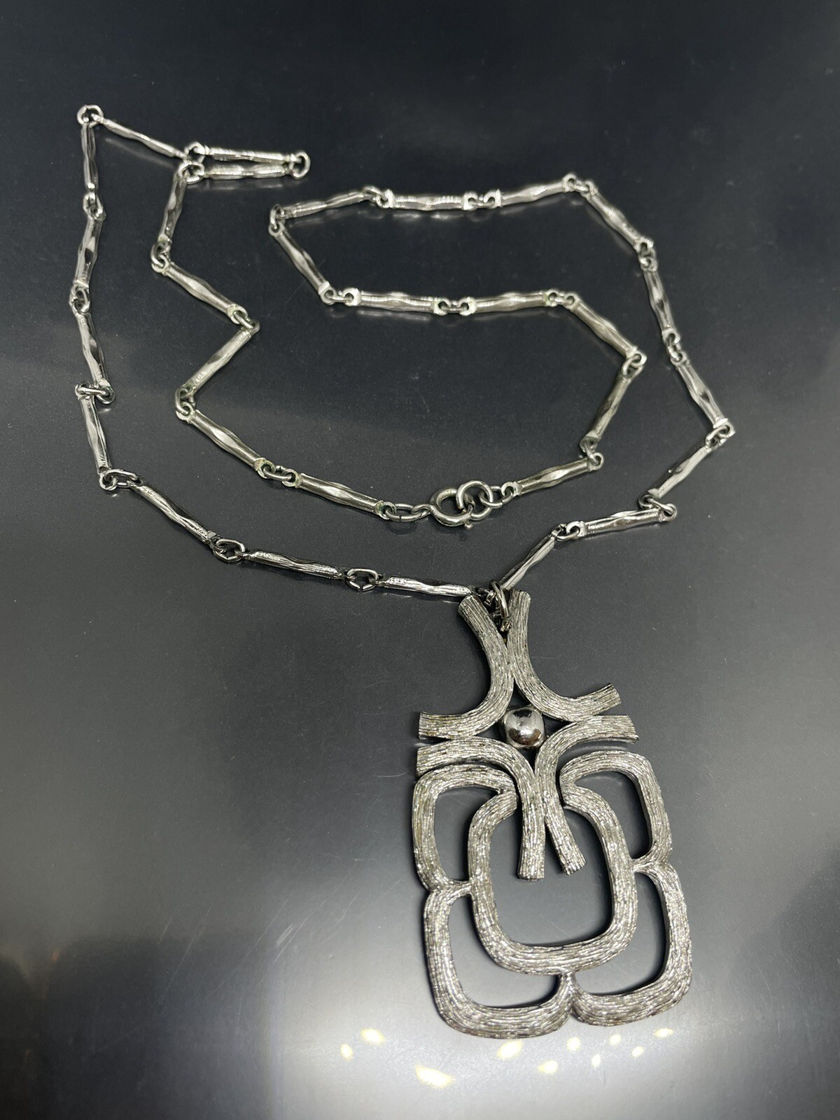 VINTAGE SIGNED AVON SILVERTONE ARTICULATED PENDANT BAR LINK CHAIN NECKLACE 24”