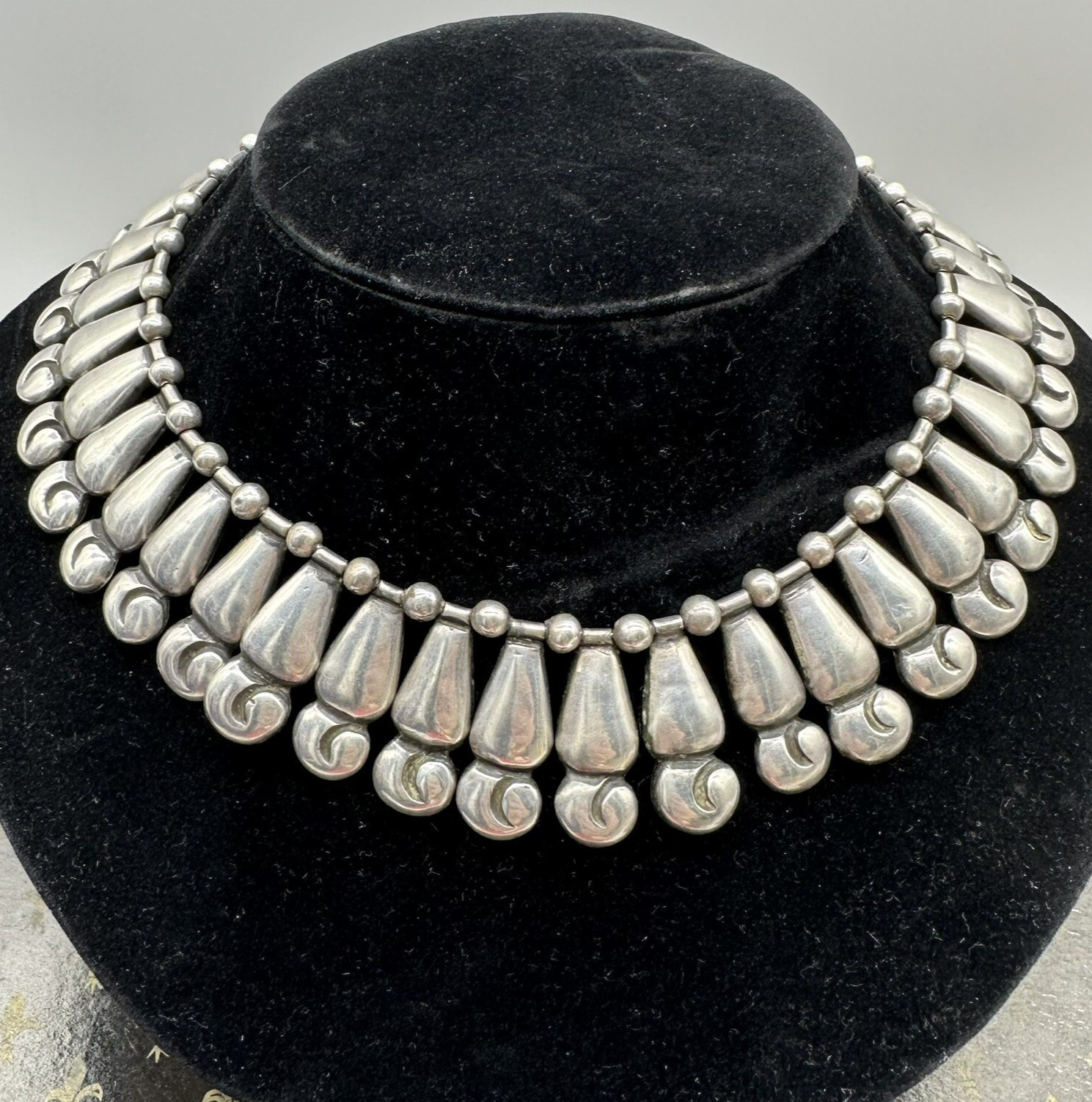 AM Signed 980 Sterling Silver Modernist Brutalist Phallic Tribal Choker Necklace