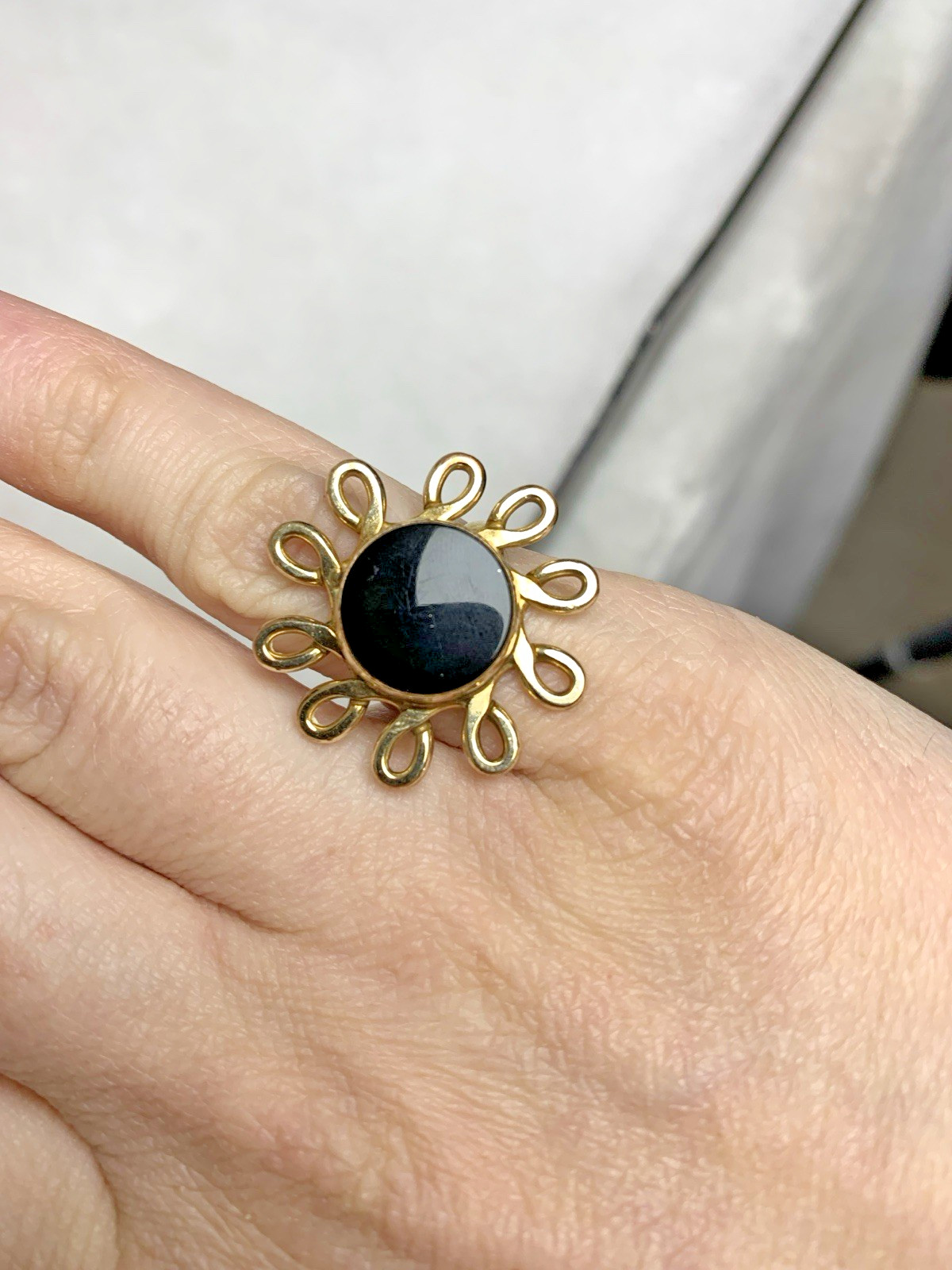 Vintage Winard 12K Gold Filled Flower Ring Black Cabochon Retro Daisy Size 5.5