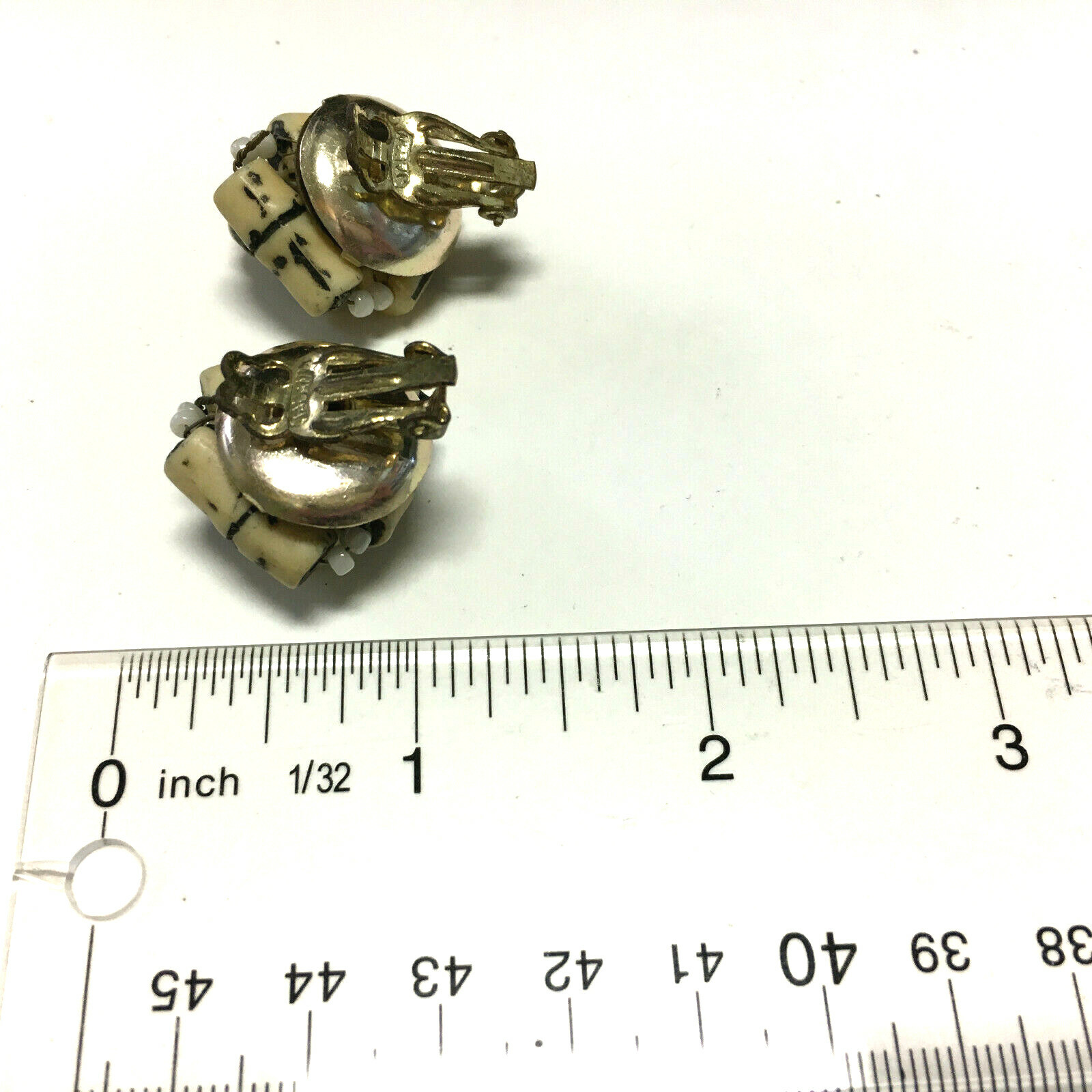 Vtg Japan Plastic Bamboo CLUSTER Clip EARRINGS Tan MID CENTURY Designer H263c