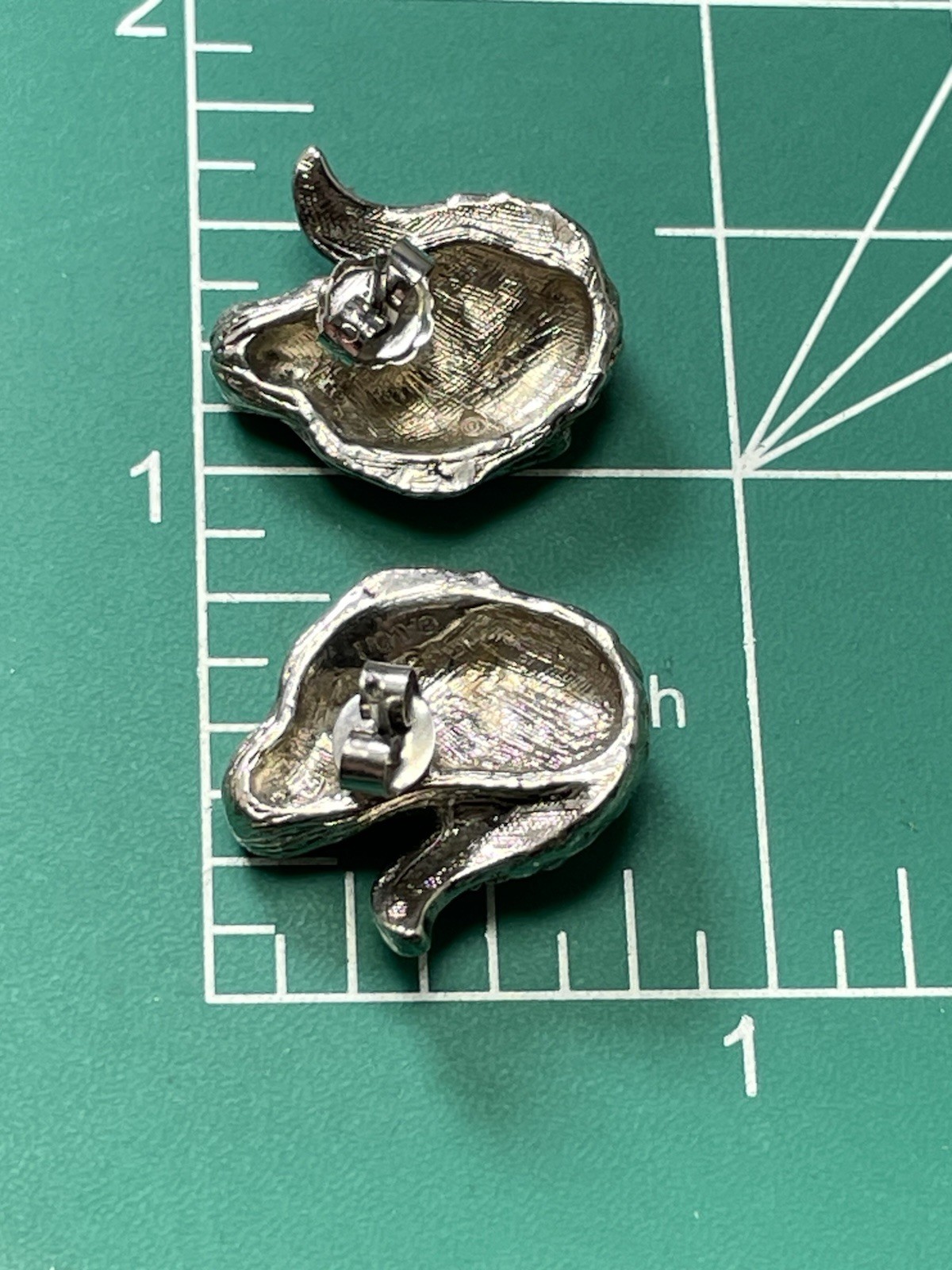Vintage 2/3” Mermaid Faux Pearl Stamped Silver Tone Drop Earrings