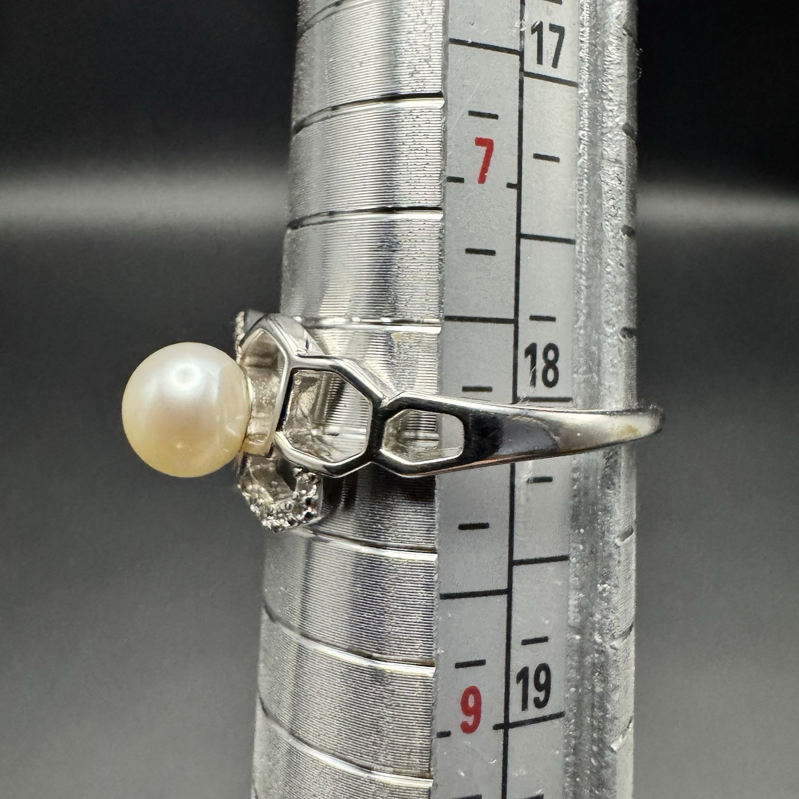 Vintage Sterling Silver .925 Pearl Ring w Small Stones Size 8 Weight 2.42g