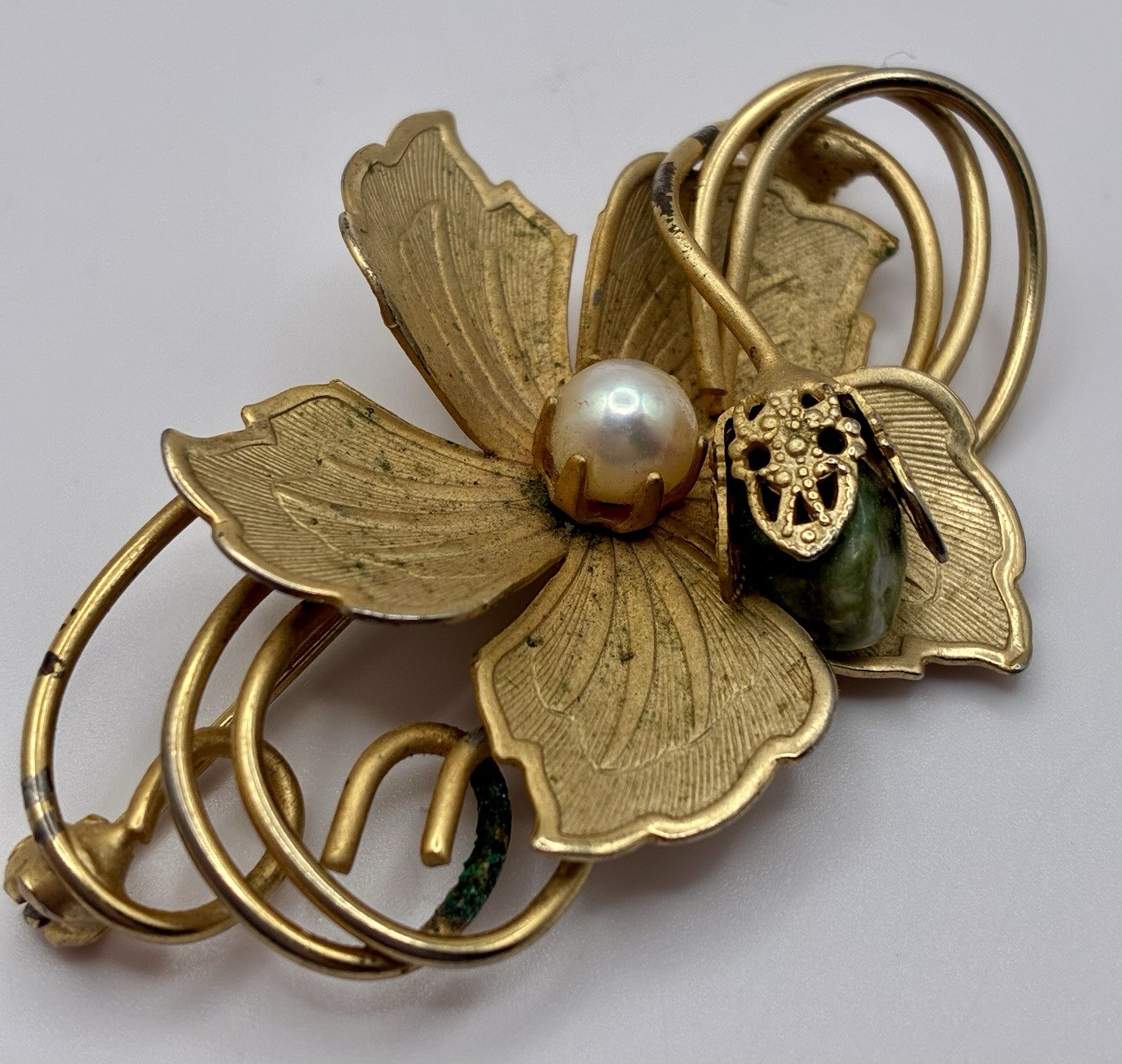 Vtg 1950s Gold Tone Orchid Floral Brooch Faux Pearl Coro Style Costume Unmarked