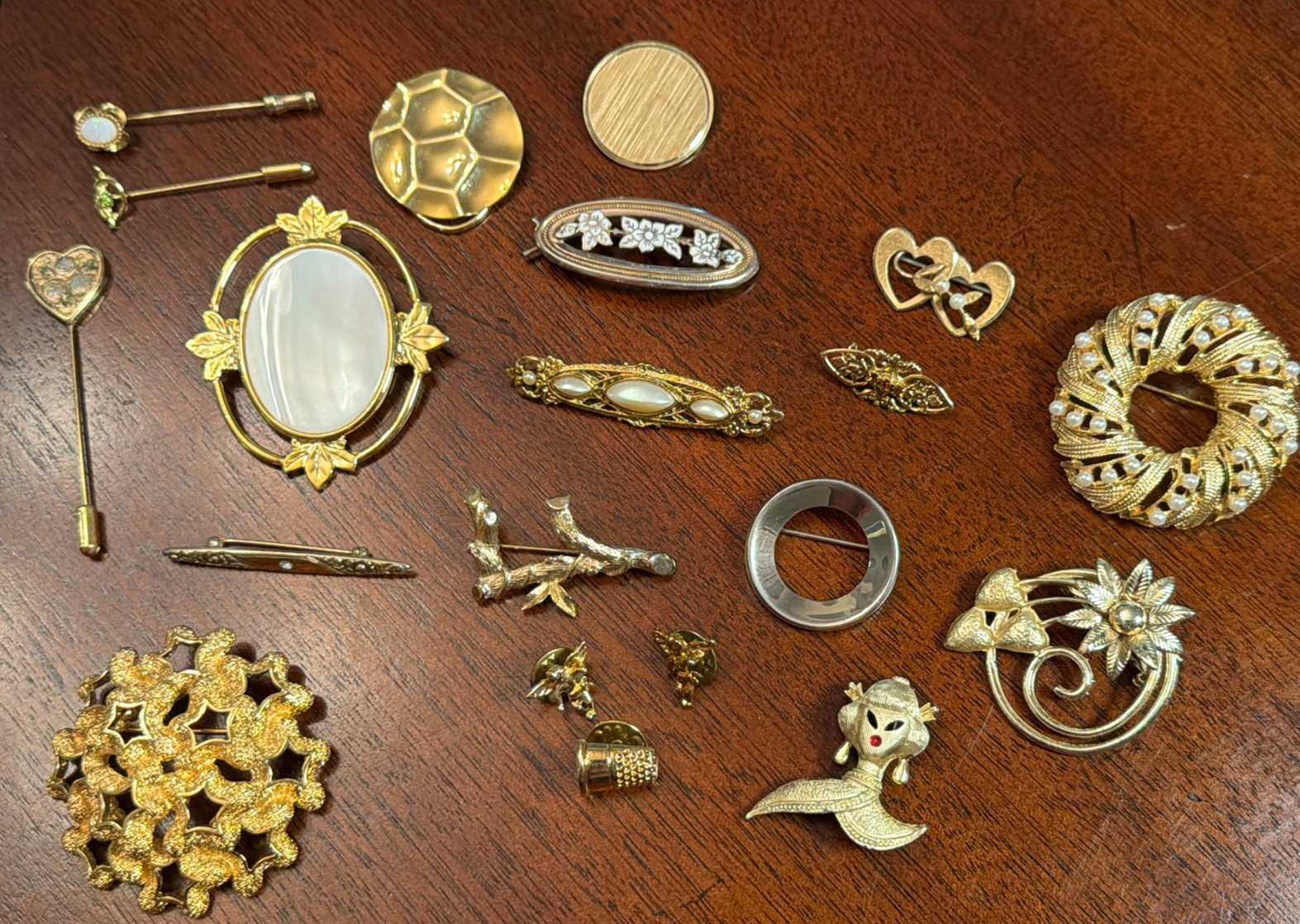 Vintage Gold Tone Brooch Lot 20pc Some Signed Mixed
