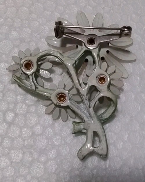 SUMMER DAISY Retro ENAMEL FLOWER Vintage BROOCH Pin