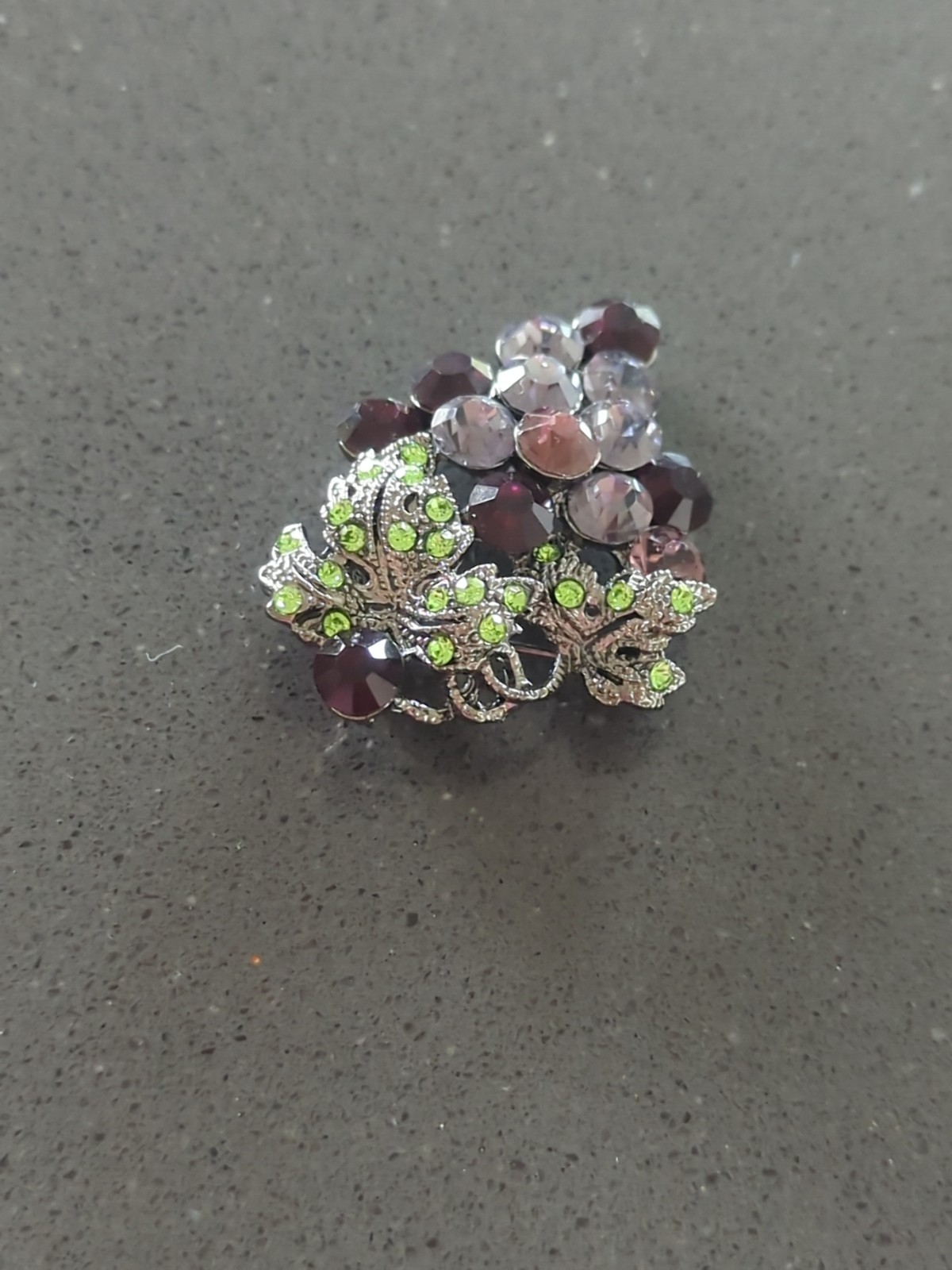 Vintage Purple & Green Rhinestones Bunch of Grapes Silver Tone Fruit Brooch G85