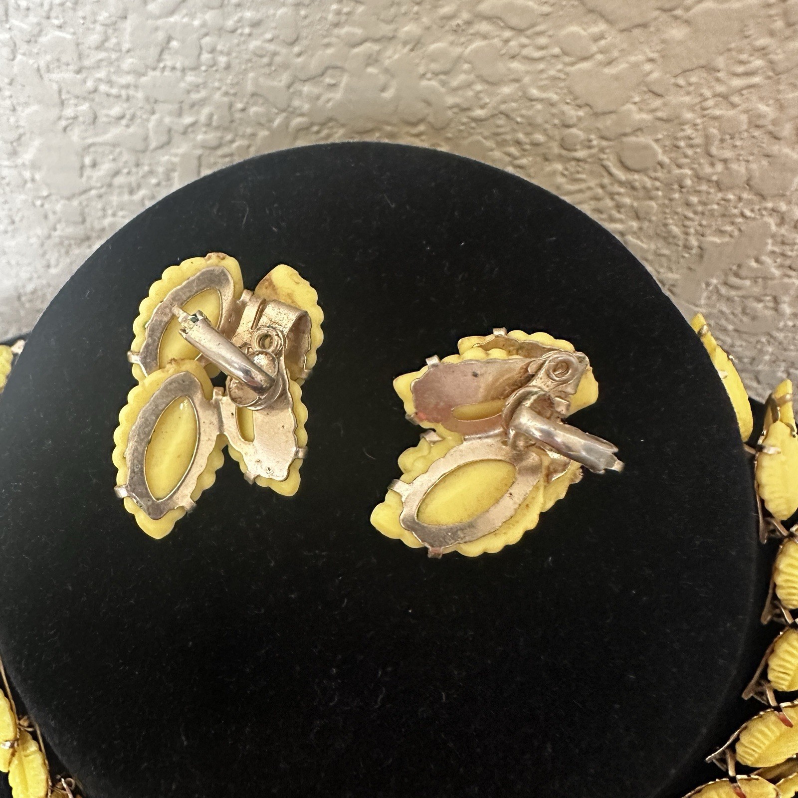 Vintage Thermostat Yellow Lucite Necklace And Clip On Earrings Gold / Adjustable
