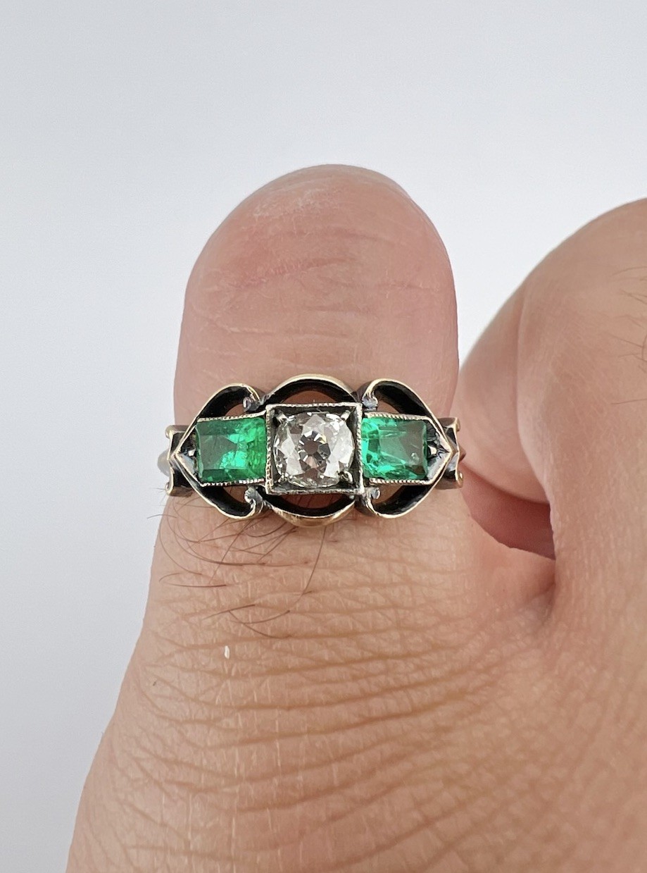 Antique Victorian 14K Rose Gold Old Mine Cut Diamond & Vivid Green Emerald Ring