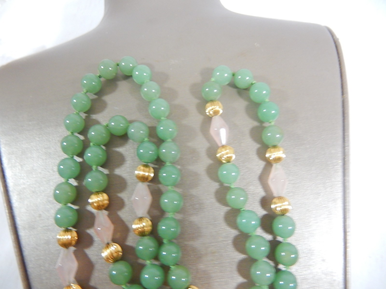 VTG HAND KNOTTED NEPHRITE JADE ROSE QUARTZ & GP BEAD 32″ NECKLACE